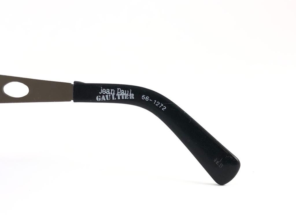 New Jean Paul Gaultier 56 1272 Nacre monture ovale 90s lunettes de soleil Japon en vente 2