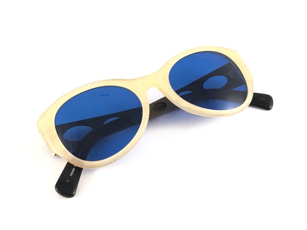 New Jean Paul Gaultier 56 1272 Nacre monture ovale 90s lunettes de soleil Japon en vente 3