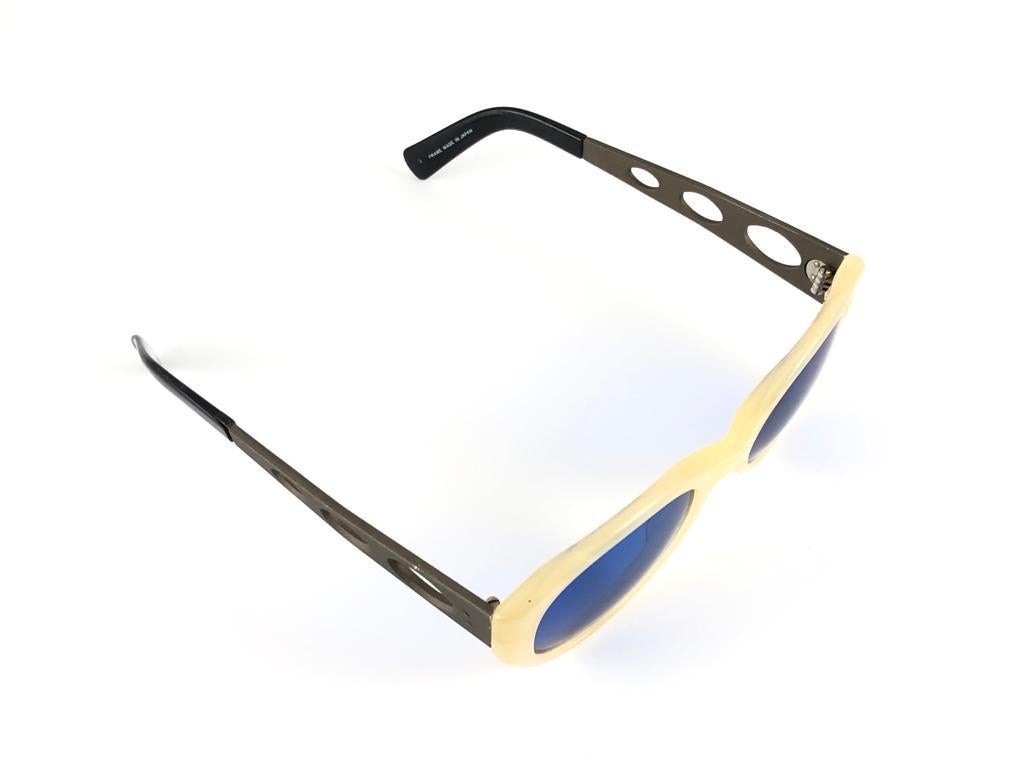 New Jean Paul Gaultier 56 1272 Nacre monture ovale 90s lunettes de soleil Japon en vente 4