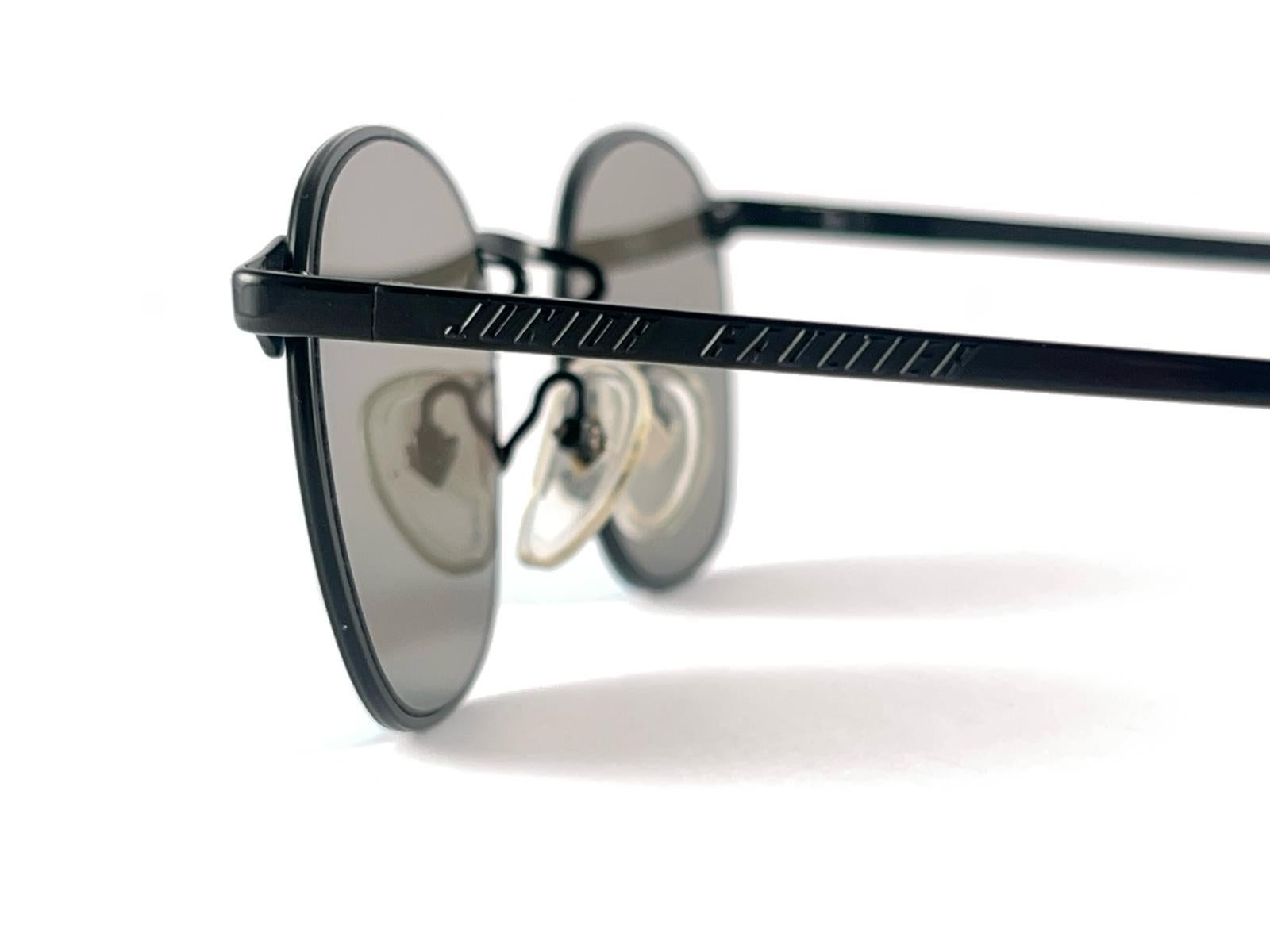 New Jean Paul Gaultier 57 0172 Oval Black Sunglasses 1990's Made in Japan  en vente 4