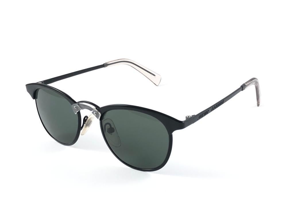 New Jean Paul Gaultier 57 0175 Oval Black Sunglasses 1990's Made in Japan  In New Condition For Sale In Baleares, Baleares