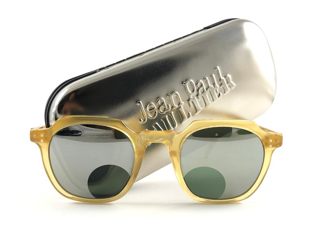 New Jean Paul Gaultier 58 0071 Translucent Yellow Keyhole 90's Japan Sunglasses In New Condition For Sale In Baleares, Baleares