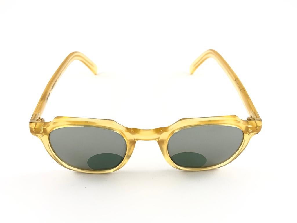 New Jean Paul Gaultier 58 0071 Translucent Yellow Keyhole 90's Japan Sunglasses For Sale 1