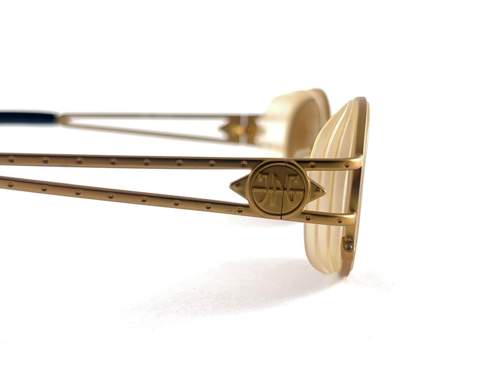 New Jean Paul Gaultier Metallic Gold 58 6202 Oval Sunglasses 90'S Made In Japan In New Condition For Sale In Baleares, Baleares
