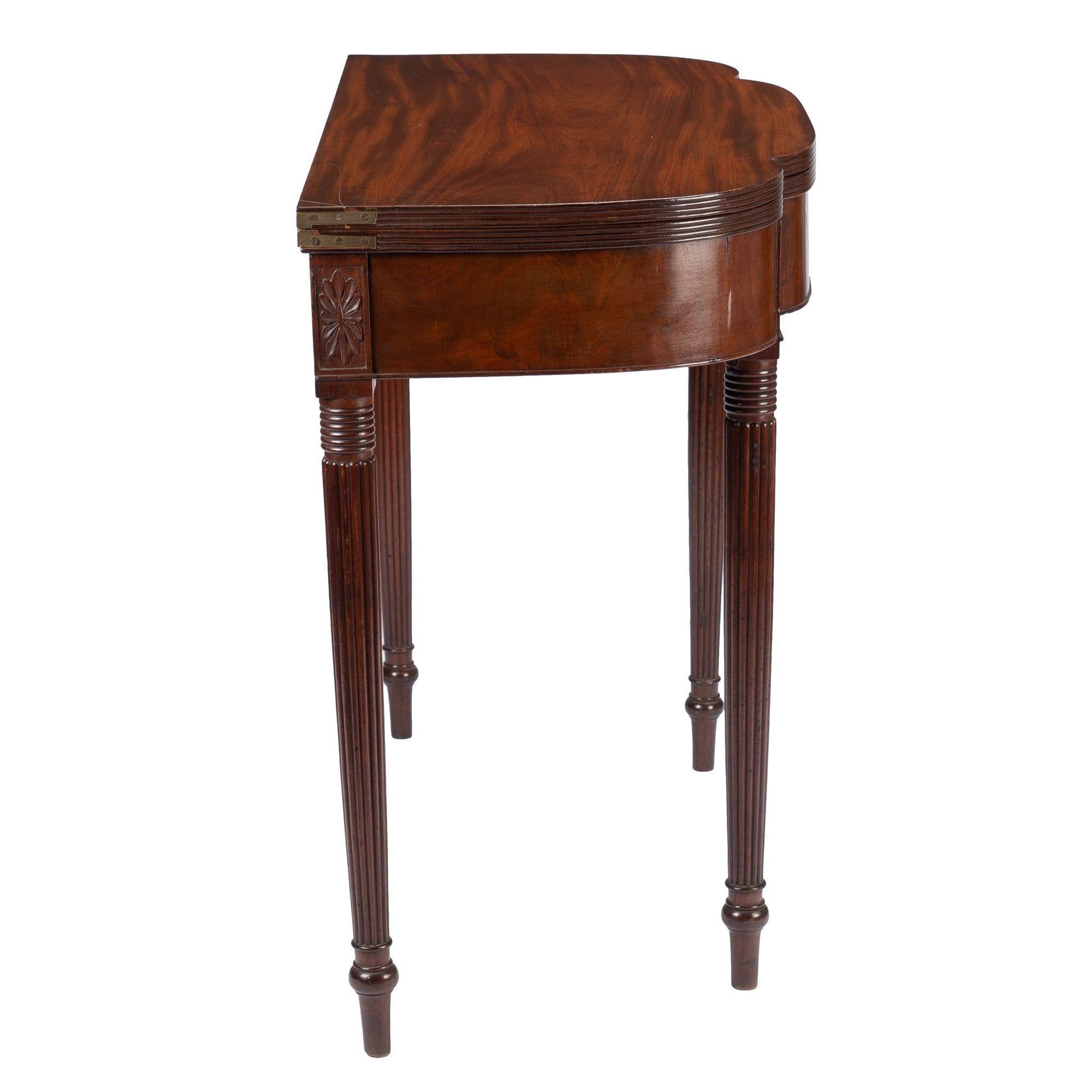 18th Century and Earlier New Jersey Cherry Flip Top Game Table, c. 1795 For Sale