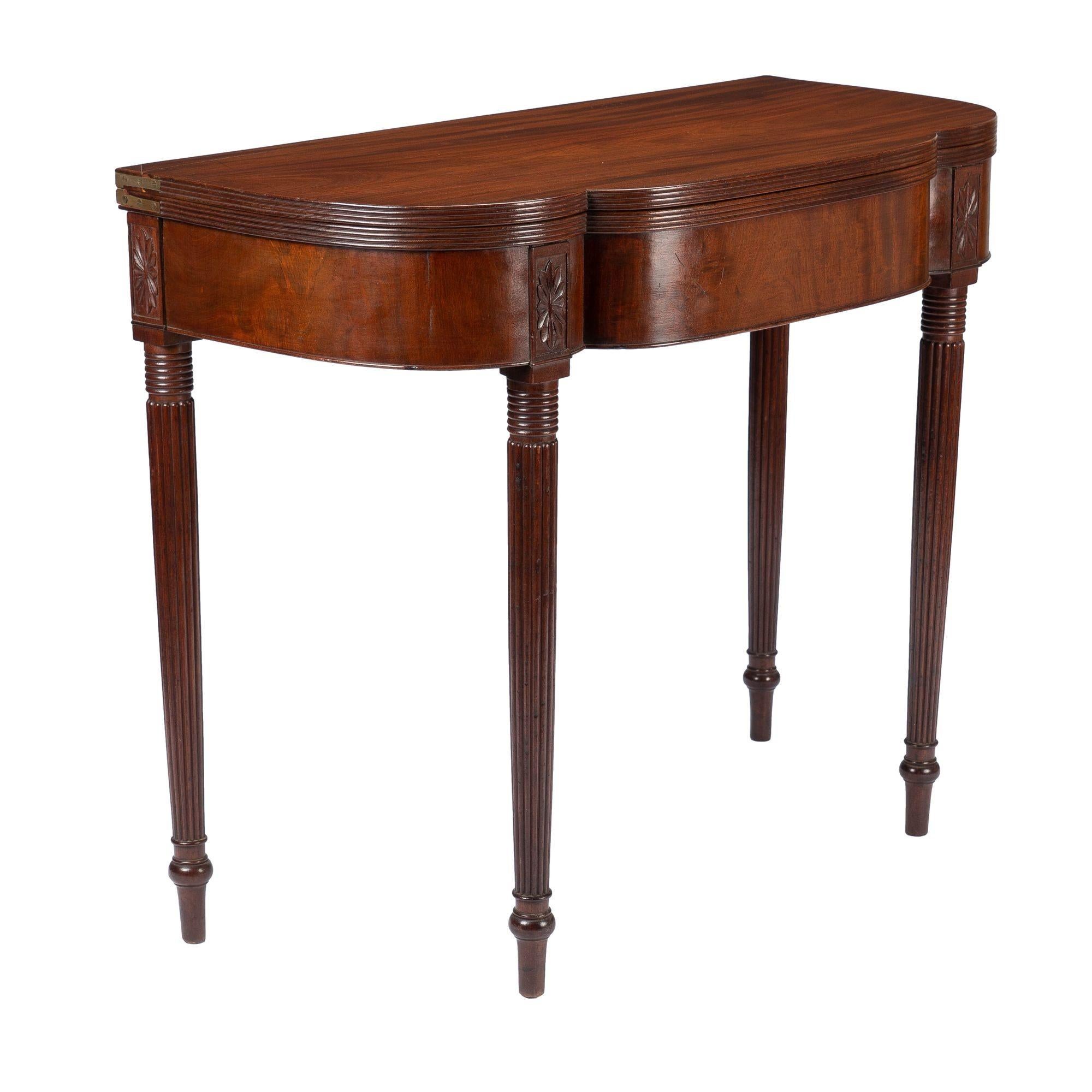 New Jersey Cherry Flip Top Game Table, c. 1795 For Sale 1