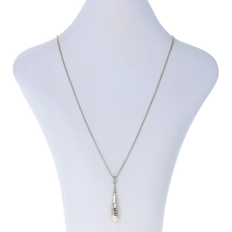 Originally retailing for $695, this beautiful designer pendant necklace is being offered here for a much more wallet-friendly price and it is accompanied by a signature John Hardy cleaning cloth along with an information booklet. 

Brand: John