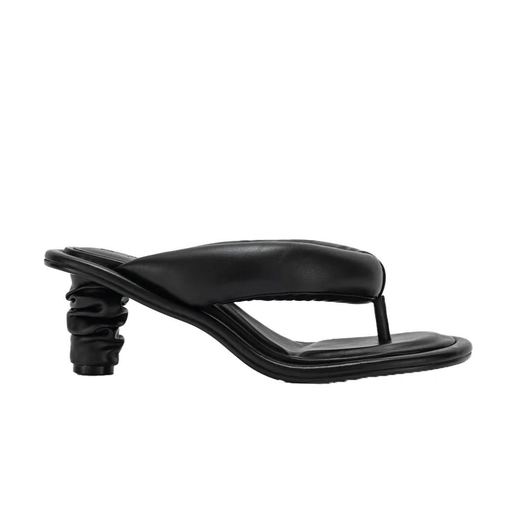 New JW PEI Black Talia Puffed Vegan Leather Sandal

Authenticity Guaranteed

DETAILS
Brand: JW PEI
Condition: Brand new
Gender: Women
Category: Sandal
Color: Black
Material: Vegan leather
Puffed strap
Rubber sole
Includes: box, dust bag, and brand