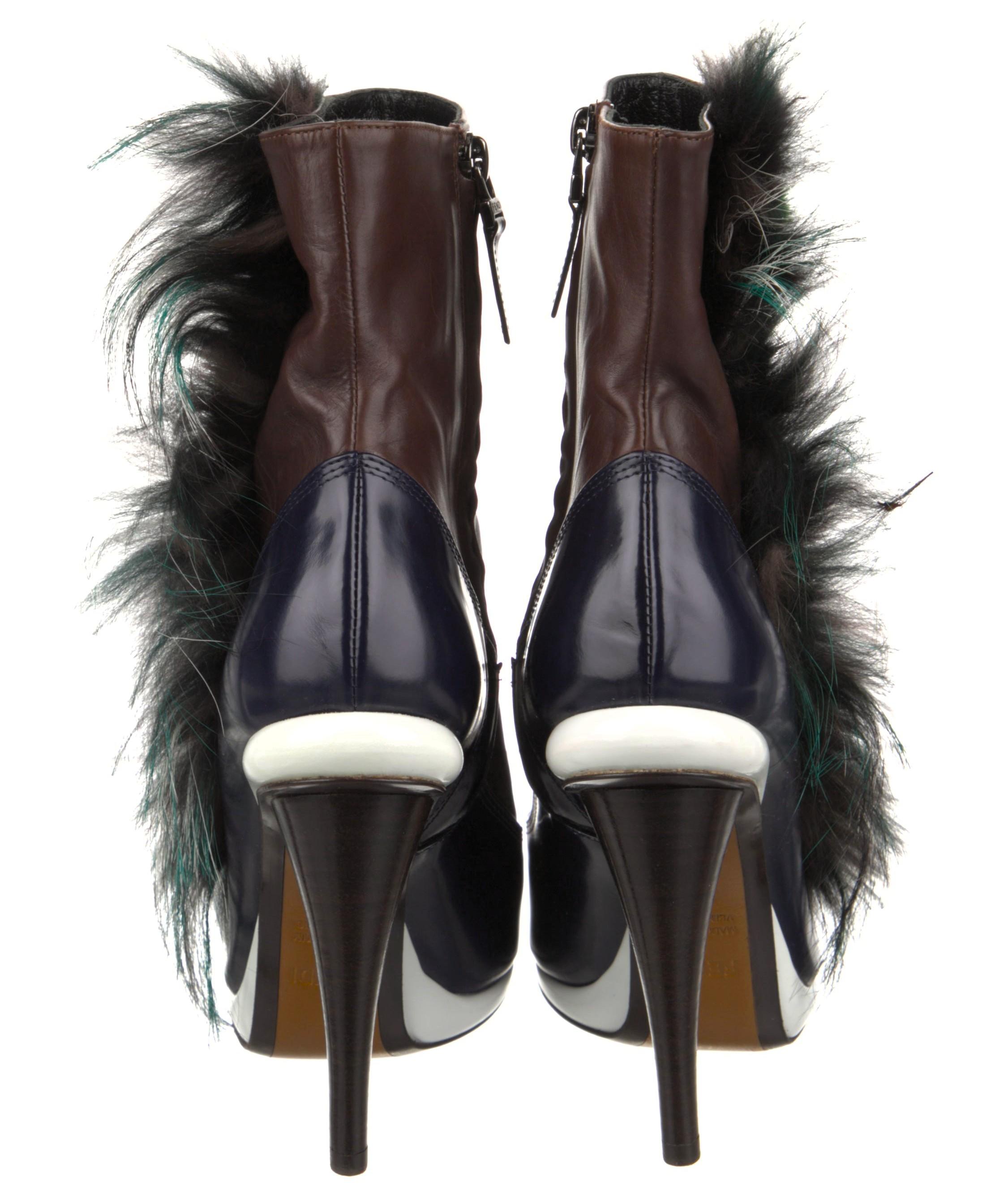 Nuevos botines de piel de monstruo de la colección de otoño 2012 de Karl Lagerfeld para Fendi Talla 38 en venta 3