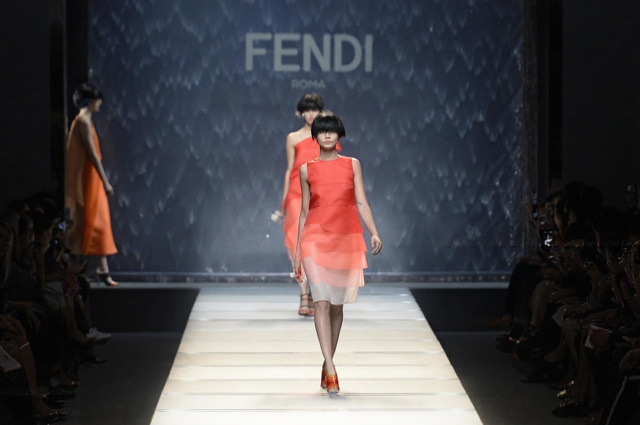 Nueva colección Fendi Springs 2014 de Karl Lagerfeld Cara Delevingne Talla 37 en venta 5