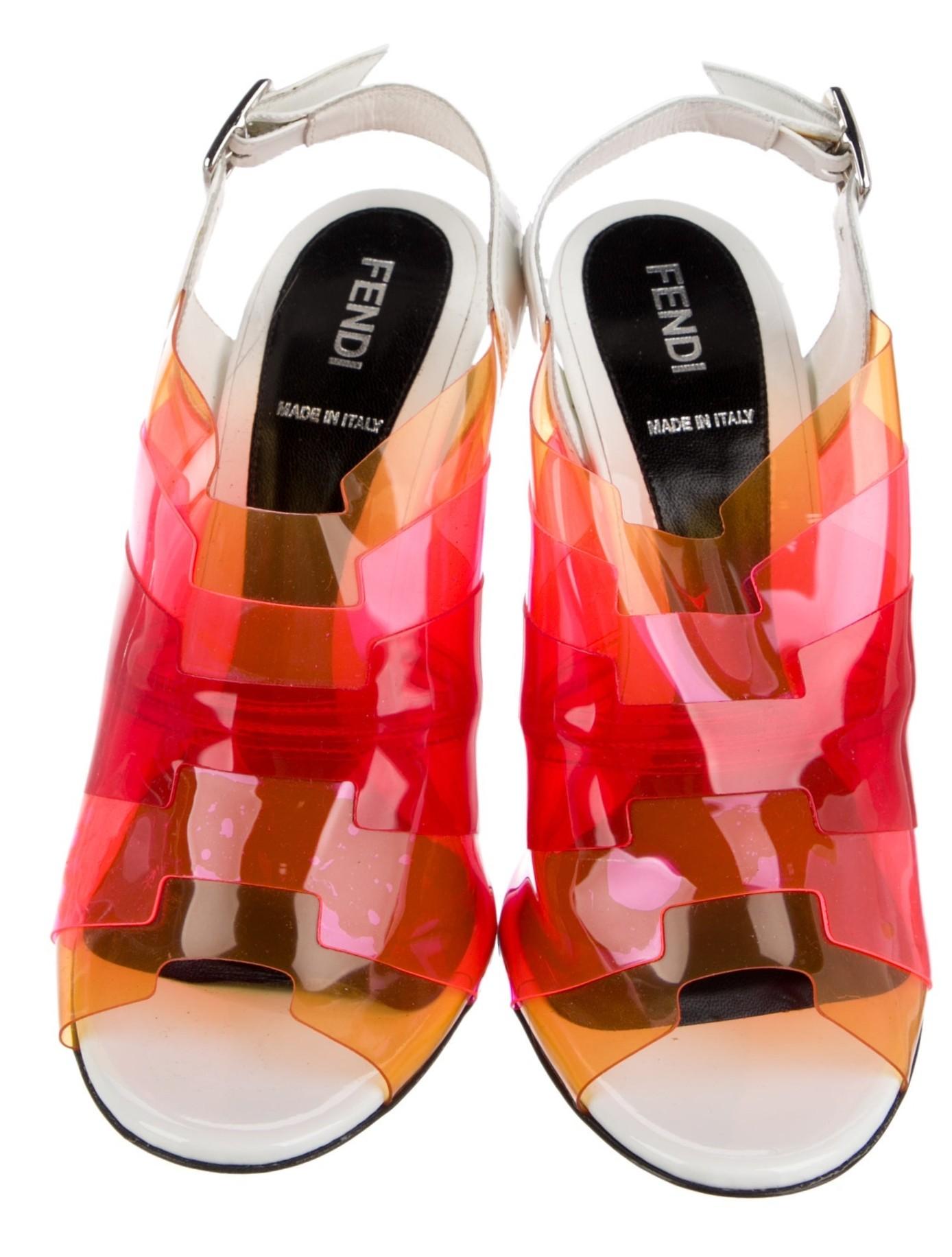 Nueva colección Fendi Springs 2014 de Karl Lagerfeld Cara Delevingne Talla 37 en Nuevo estado para la venta en Ashburn, VA