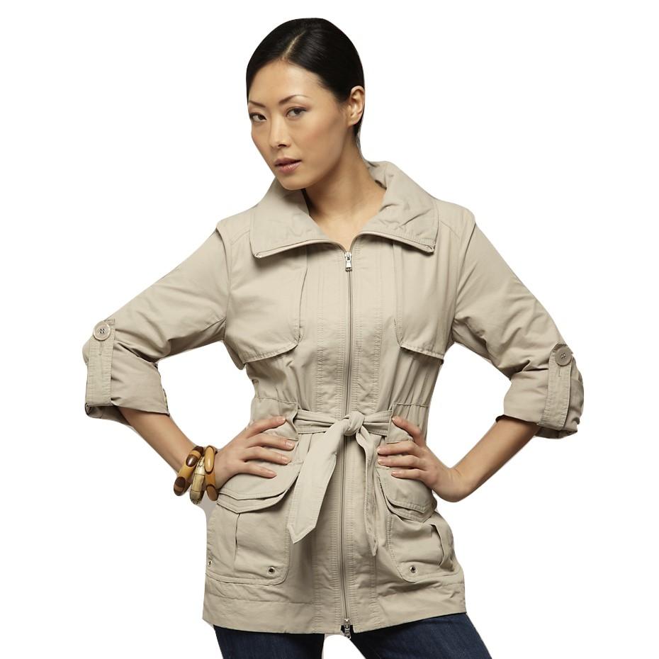 Kenneth Cole Jacket
Brand New w/ Tags
Size: Extra Small
* Beautiful in Beige
* 3/4 Sleeve that can be Rolled Down
* Retail: $175
* Ties & Cinches Around the Waist
* Flap Collar & Front Pockets
* Comes with Travel Pouch
* Shell: 70% Cotton, 30%