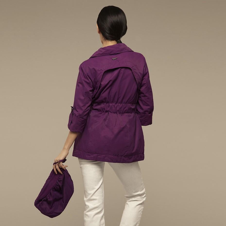 Giacca Kenneth Cole
Nuovo di zecca con etichette
Dimensioni: Piccolo
* Bella in prugna
* Manica a 3/4 che può essere arrotolata
* Vendita al dettaglio: $275
* Cravatte e lacci intorno alla vita
* Colletto con patta e tasche frontali
* Viene fornito