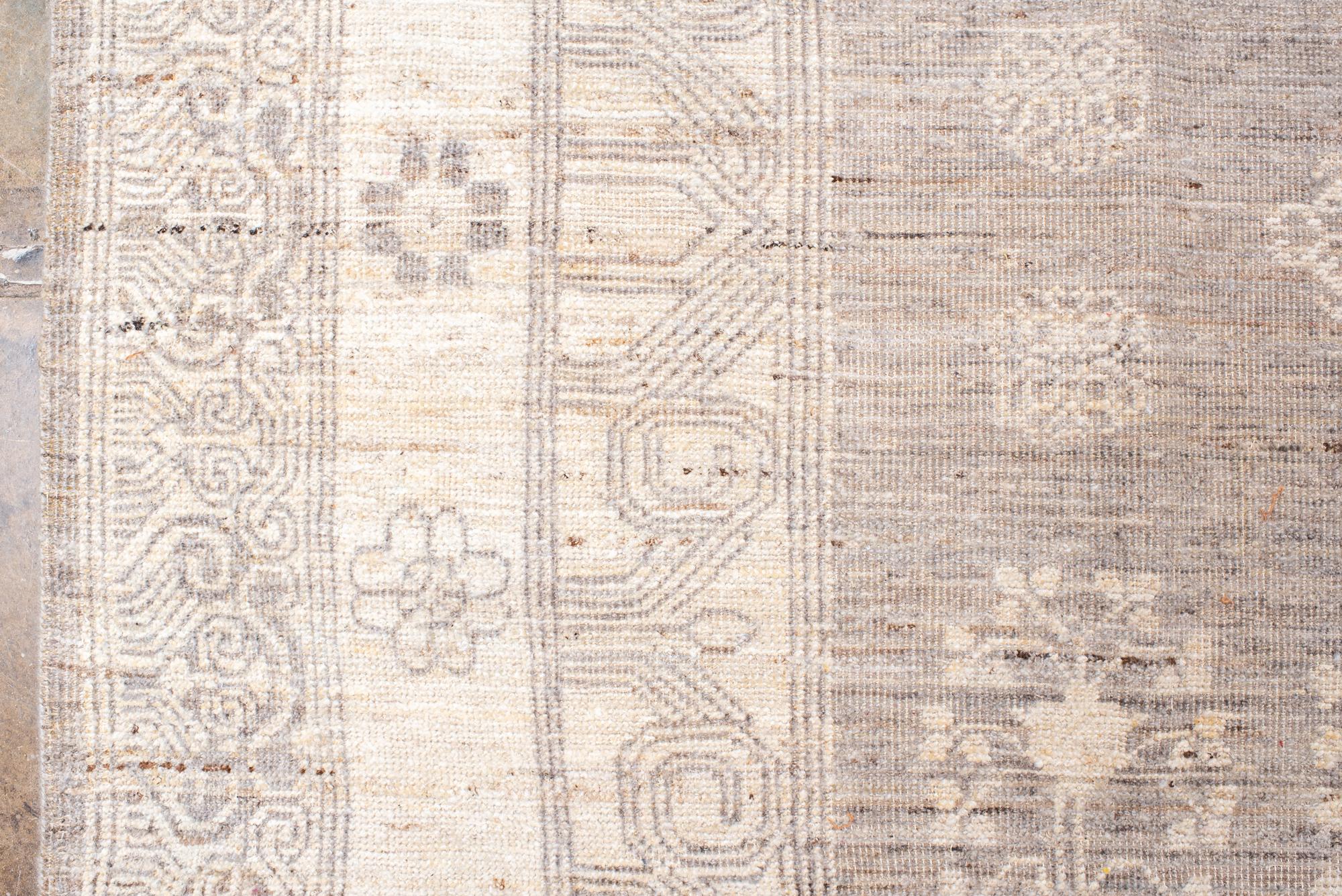 Nouveau tapis Khotan avec médaillons de lune de sable Neuf à New York, NY