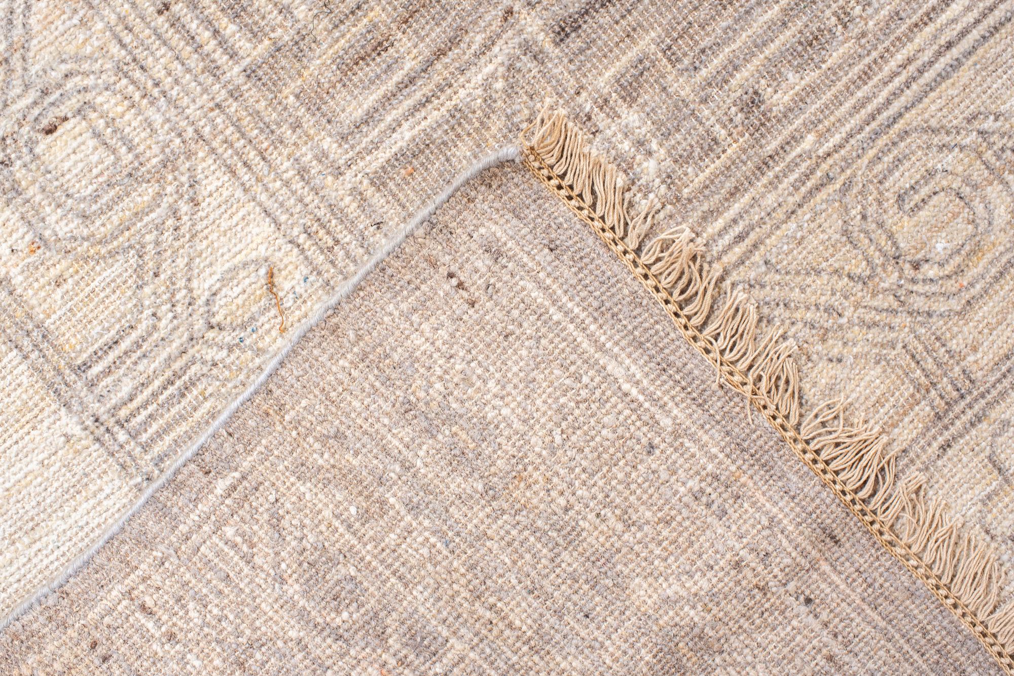 XXIe siècle et contemporain Nouveau tapis Khotan avec médaillons de lune de sable