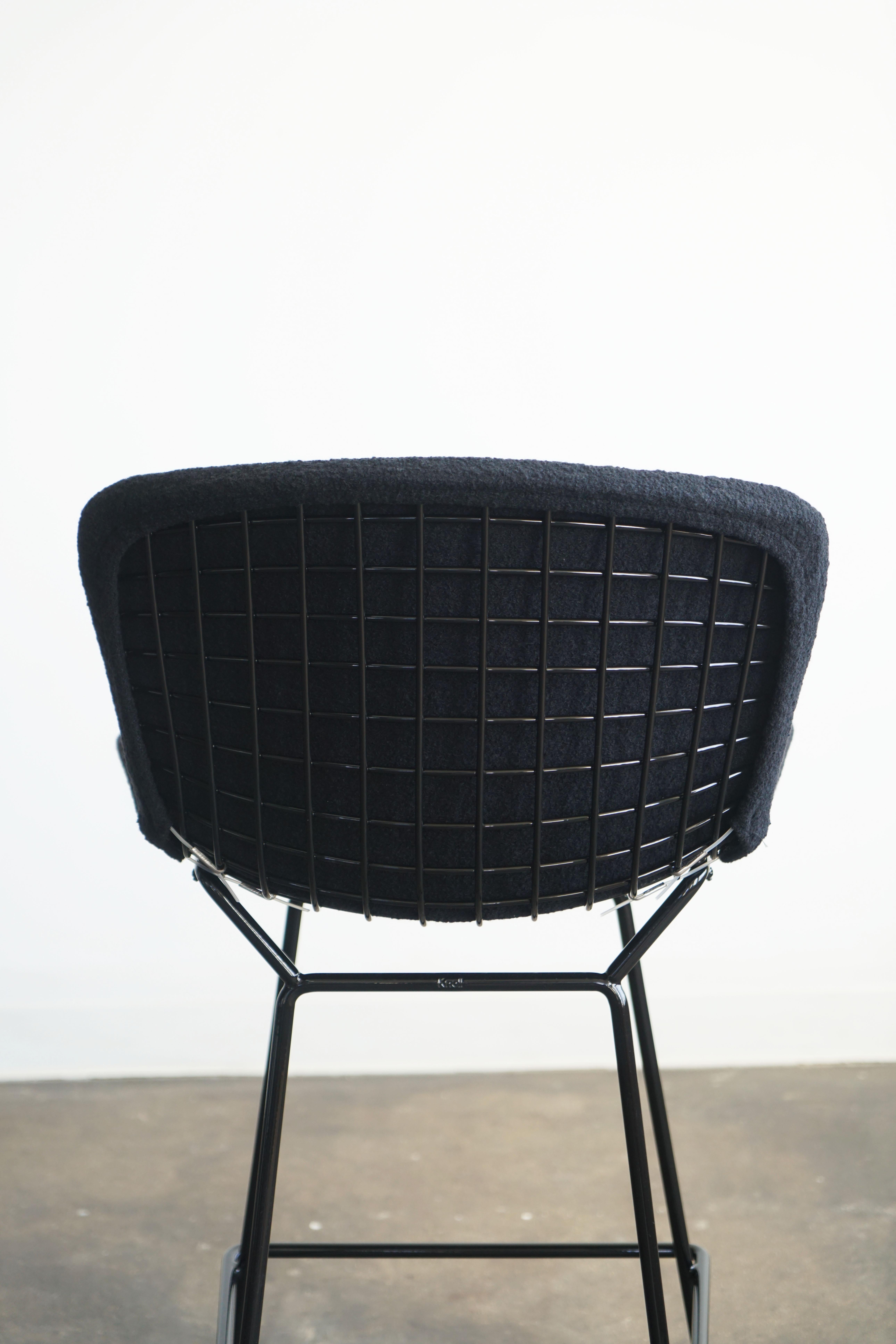 Steel New Knoll Bertoia bar stools in black frame with upholstered black boucle, pair 