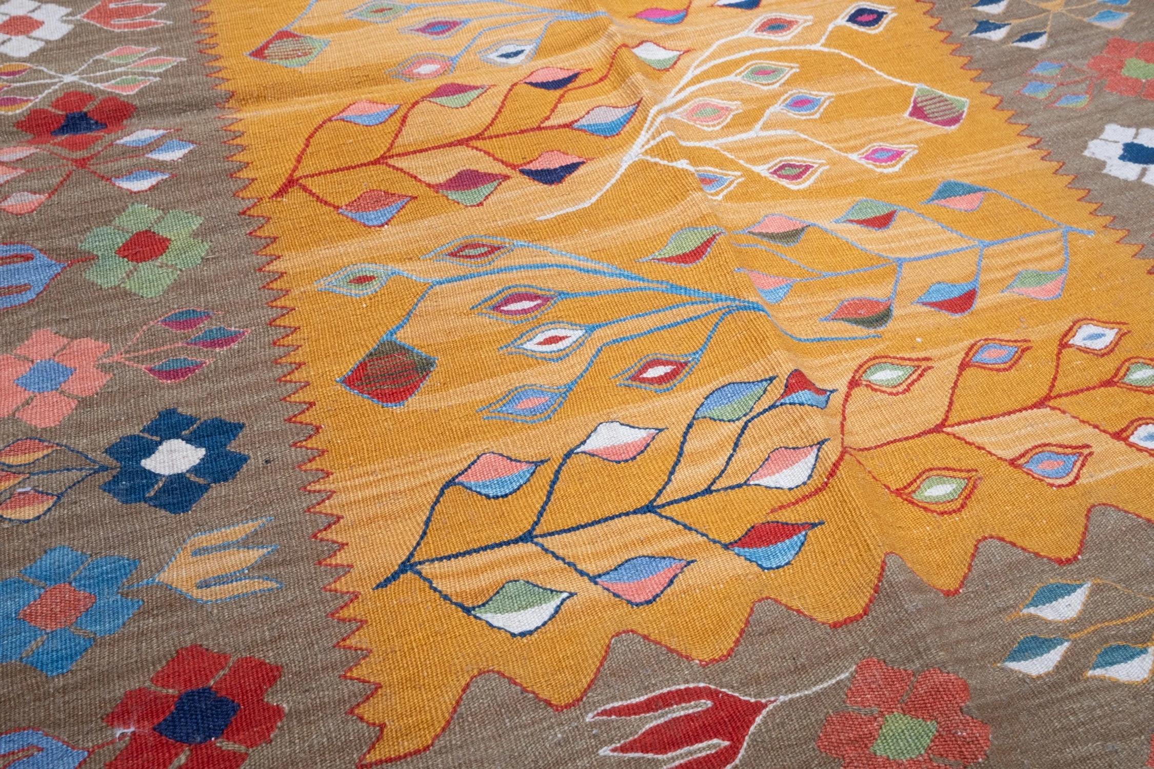 Kilim Tapis turc moderne et raffiné de Konya, Anatolie centrale en vente