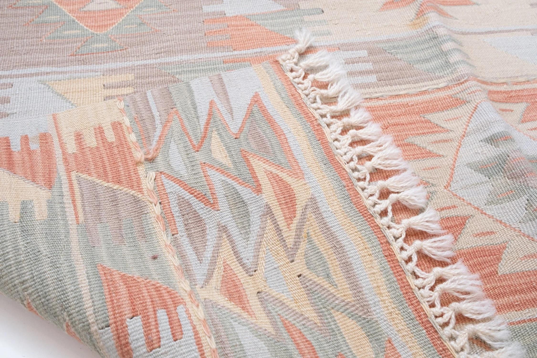 New Konya Handwoven Modern Fine Wool Kilim Central Anatolian Rug Turkish Carpet In New Condition For Sale In Tokyo, JP