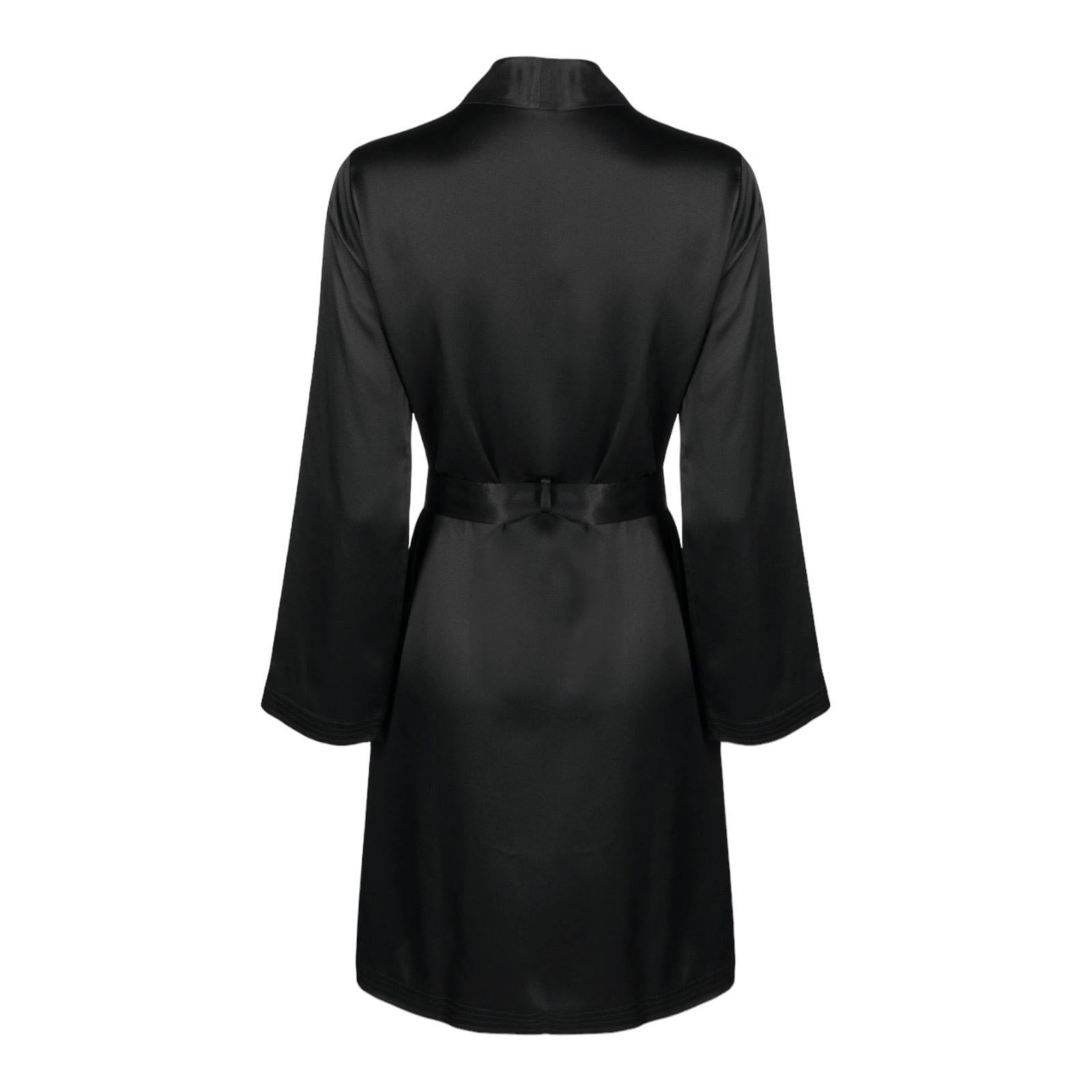 NEW La Perla Black Silk Belted Robe


• 100% silk
• Comes with matching belt
• Dry clean only
• Size S
• New with tags & extra button



AD picture for style reference only