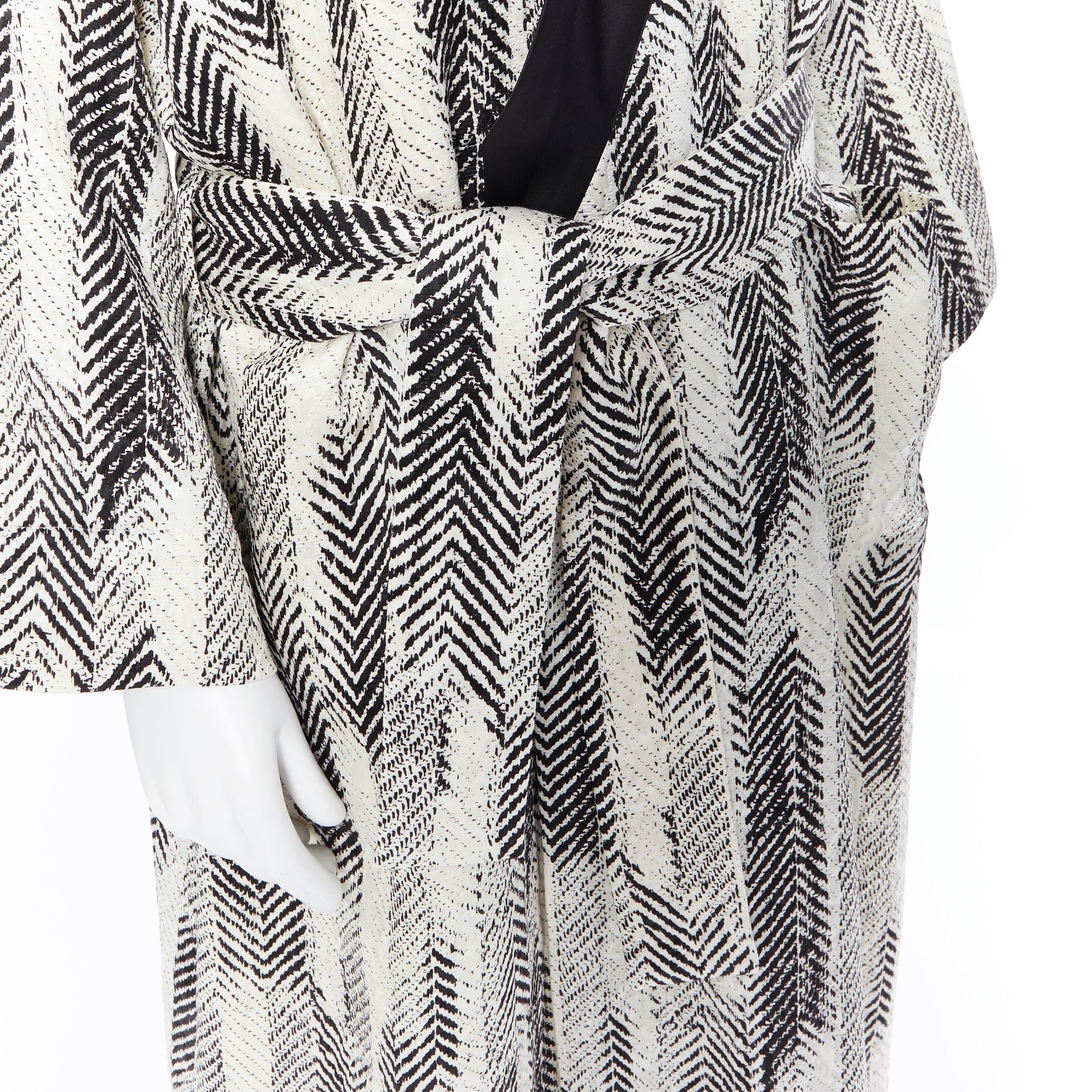 new LA PERLA MENSWEAR Runway black white wool silk jacquard kimono robe coat L 5