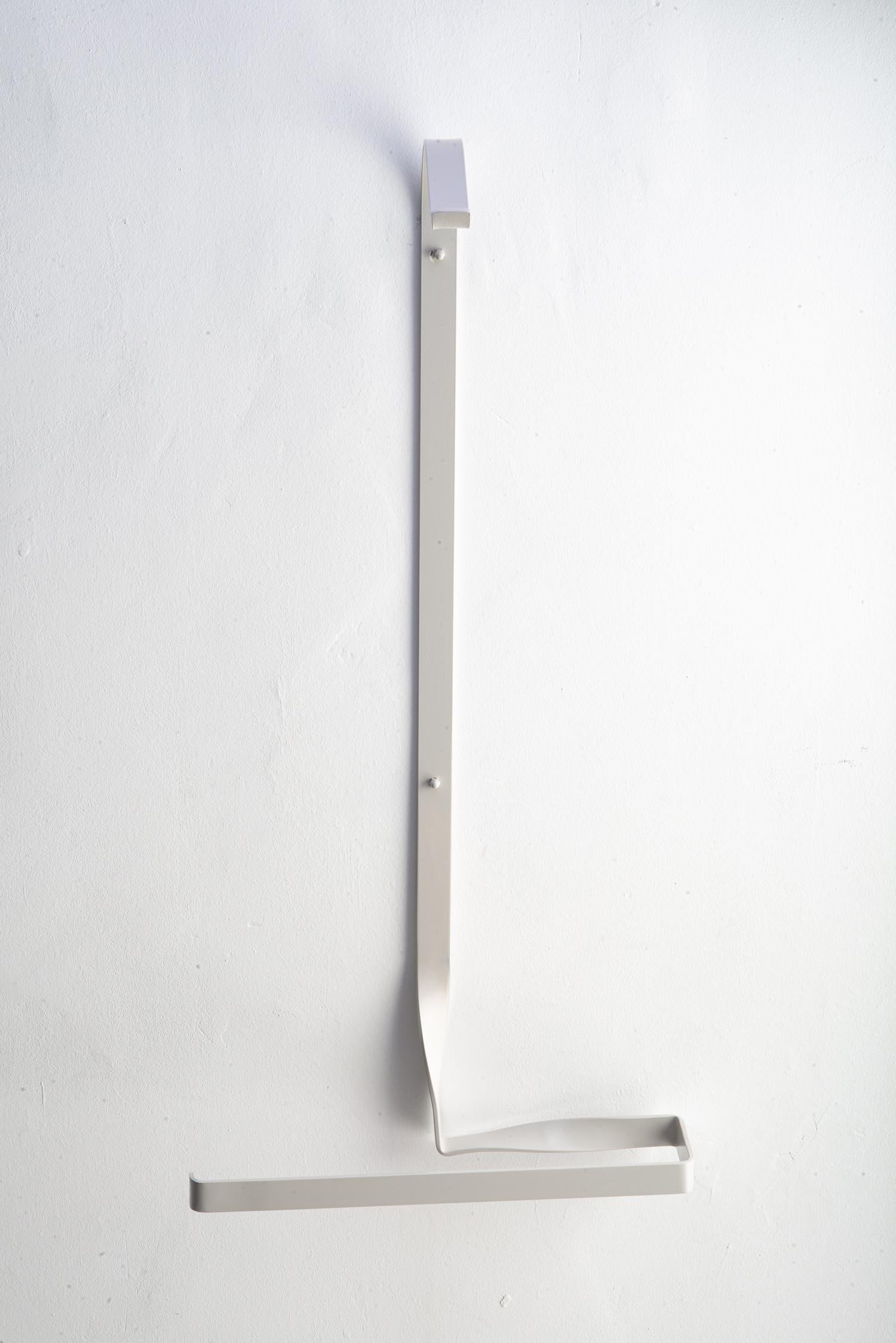 XXI secolo e contemporaneo Portavalori da parete in acciaio laccato Contemporary Galant_02 di Josep Abril. in vendita