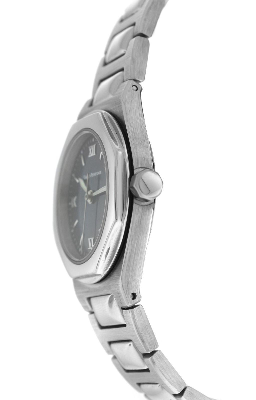 Modern New Ladies Girard Perregaux Laureato Steel Quartz Watch Papers