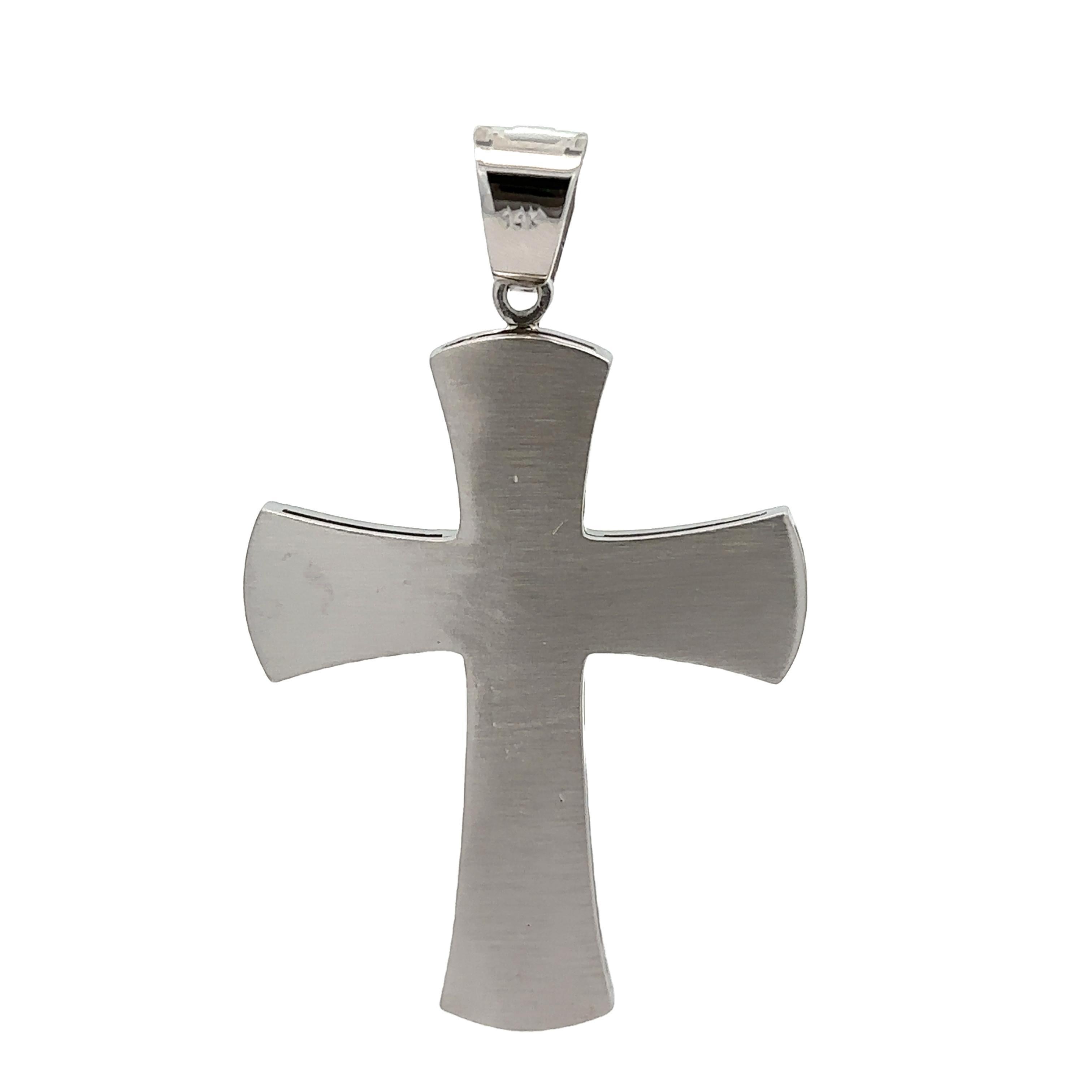 Nuovo grande ciondolo a forma di croce in oro bianco 14k con diamante da 0,61 ct. con finitura opaca e lucida In condizioni Nuovo in vendita a Montclair, NJ