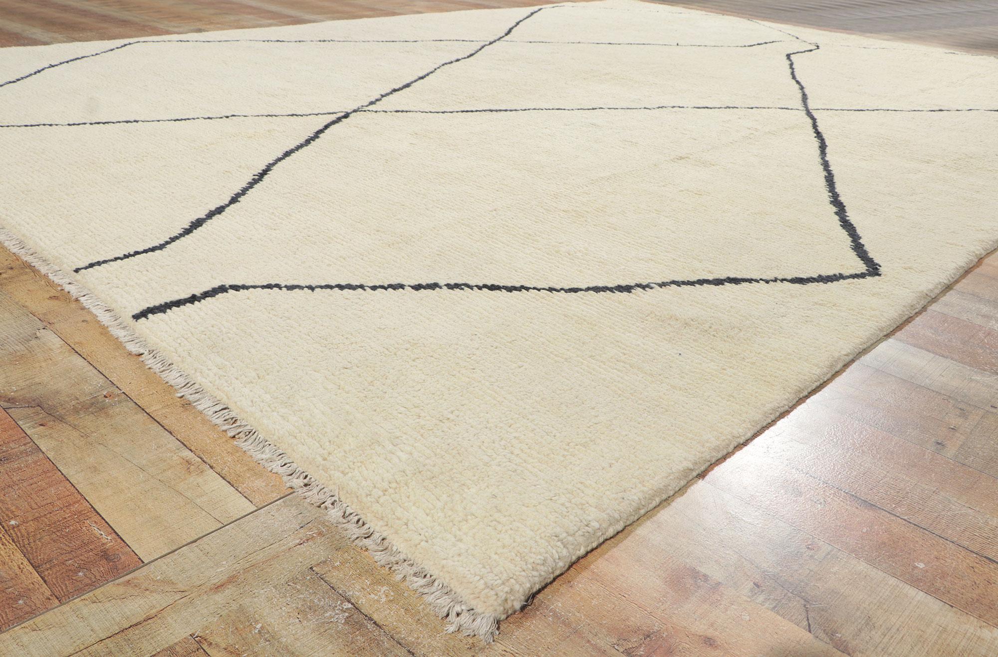 Nueva alfombra marroquí grande y moderna, el estilo minimalista se combina con el boho chic Siglo XXI y contemporáneo en venta