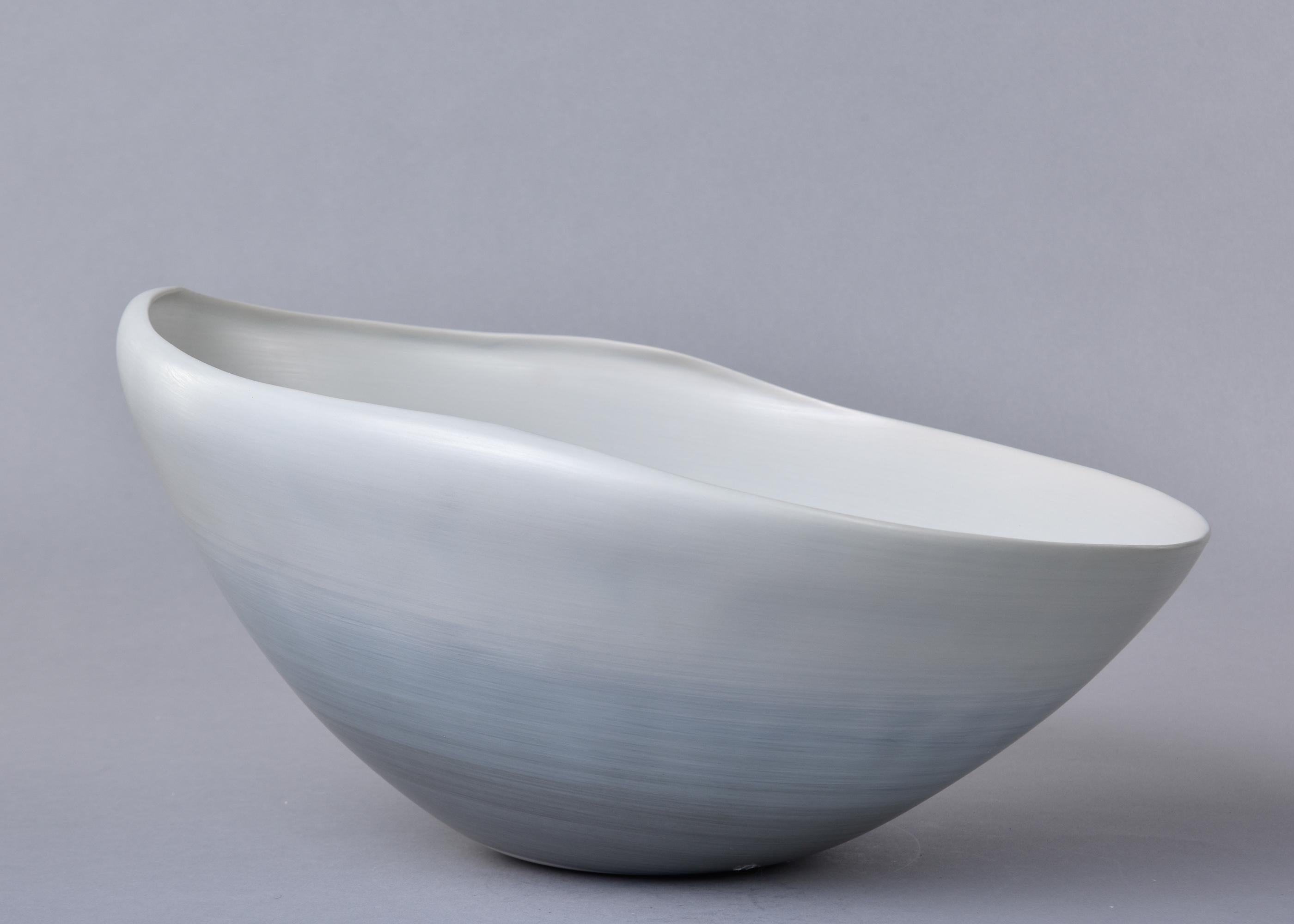 Porcelain New Large Rina Menardi Shaded Water Conchglia Bowl For Sale