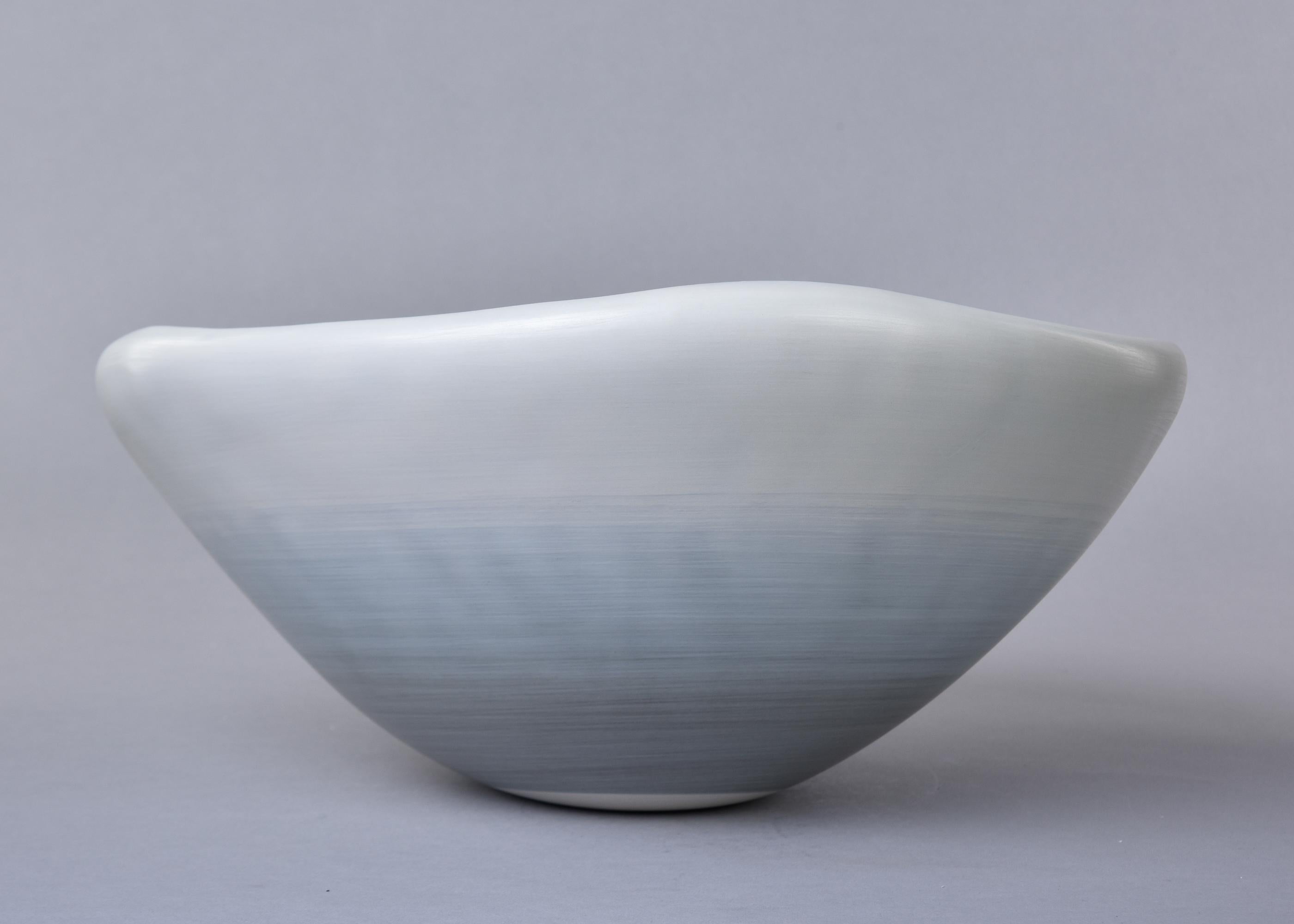 New Large Rina Menardi Shaded Water Conchglia Bowl For Sale 1