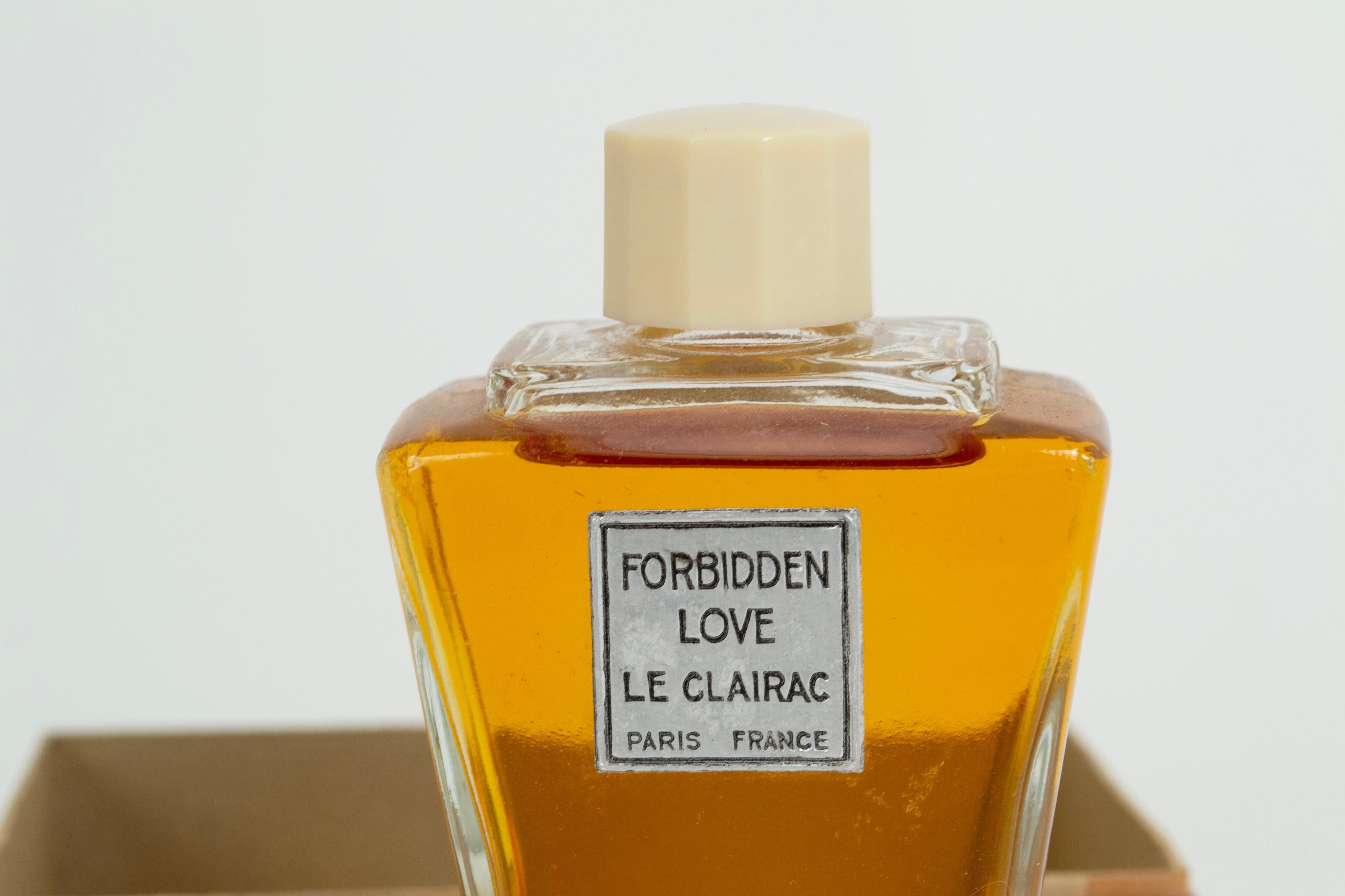 Nuovo profumo Le Clairac Forbidden Love in un raro flacone di vetro Deco - Parigi, 1934 In condizioni Nuovo in vendita a Tucson, AZ