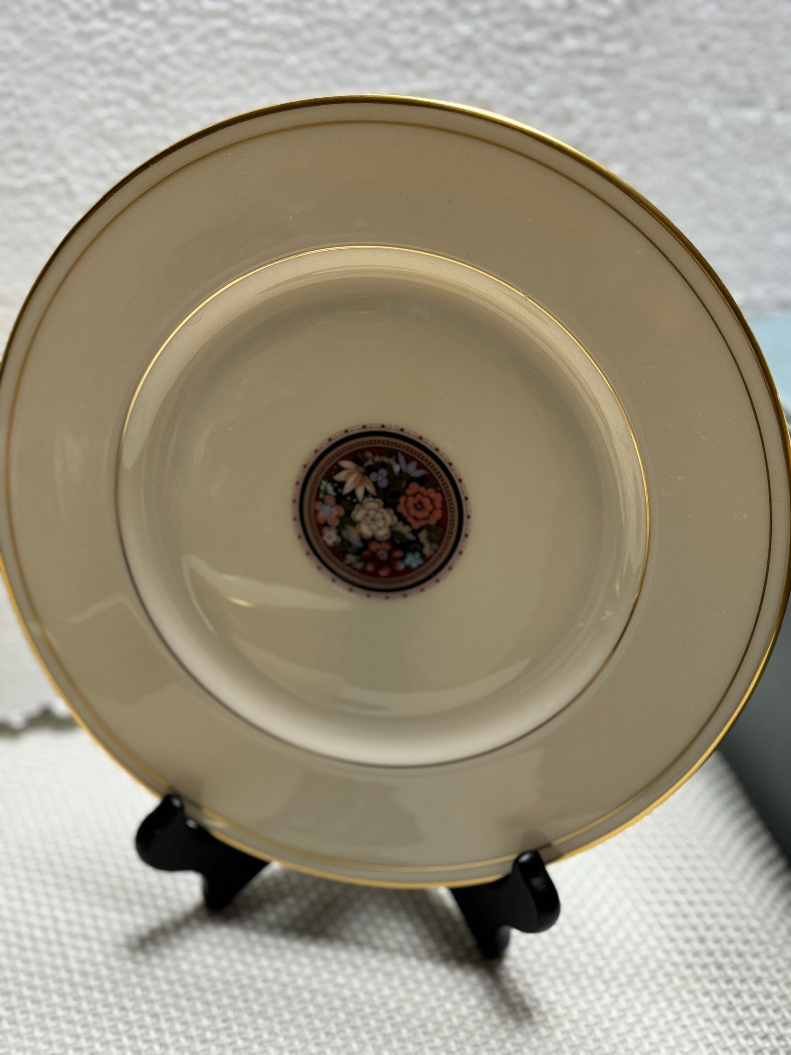Collezione presidenziale Lenox d'epoca, cinque coperti per nove persone in vendita 3
