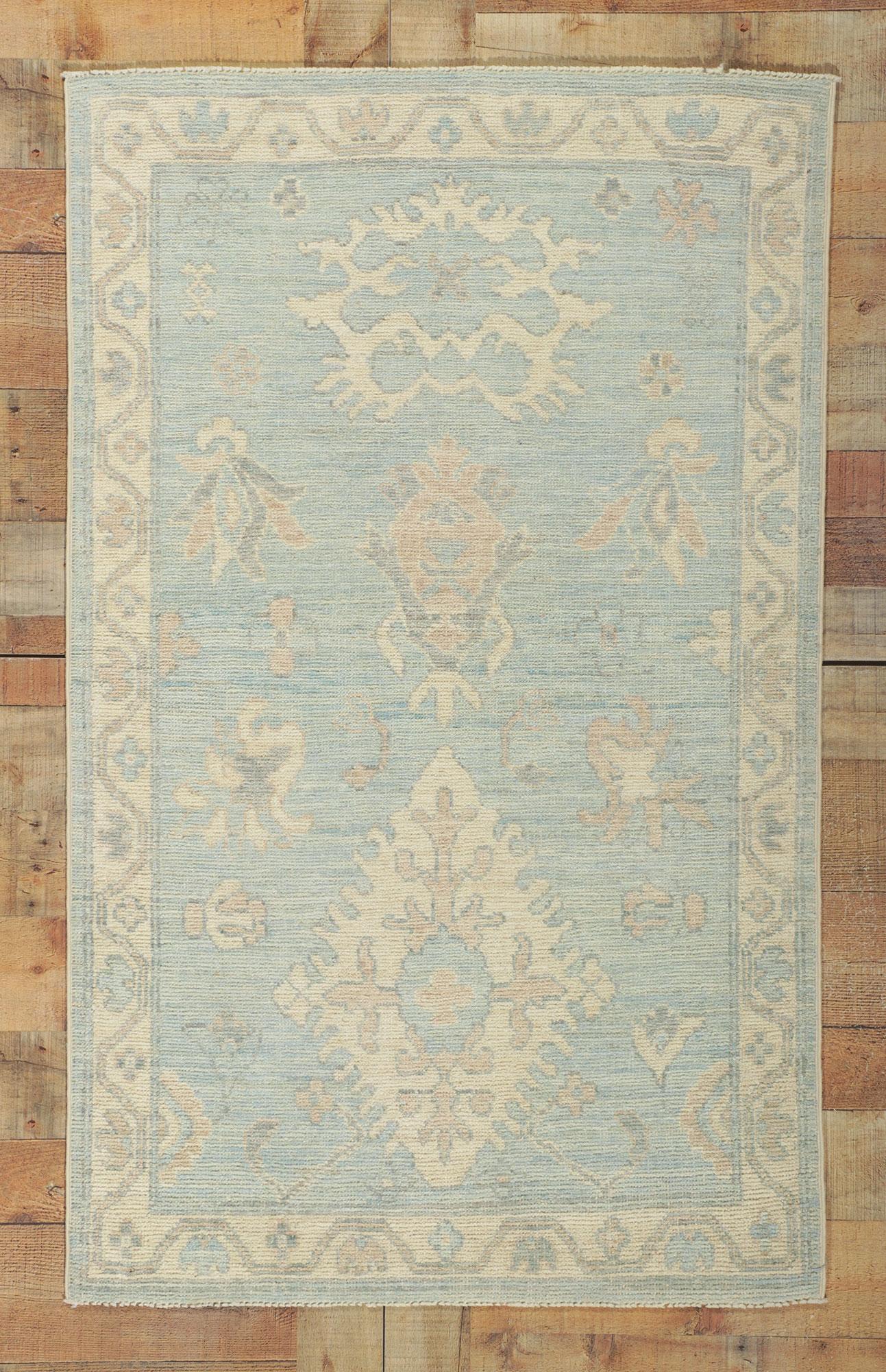 Light Blue Modern Oushak Rug, Contemporary Elegance Meets Relaxed Refinement In New Condition For Sale In Dallas, TX