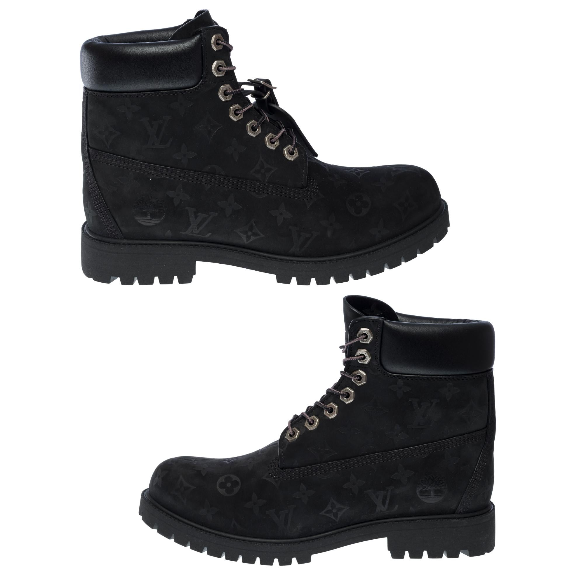 New Limited edition LV x Timberland ankle boot in black Monogram nubuck leather For Sale 1