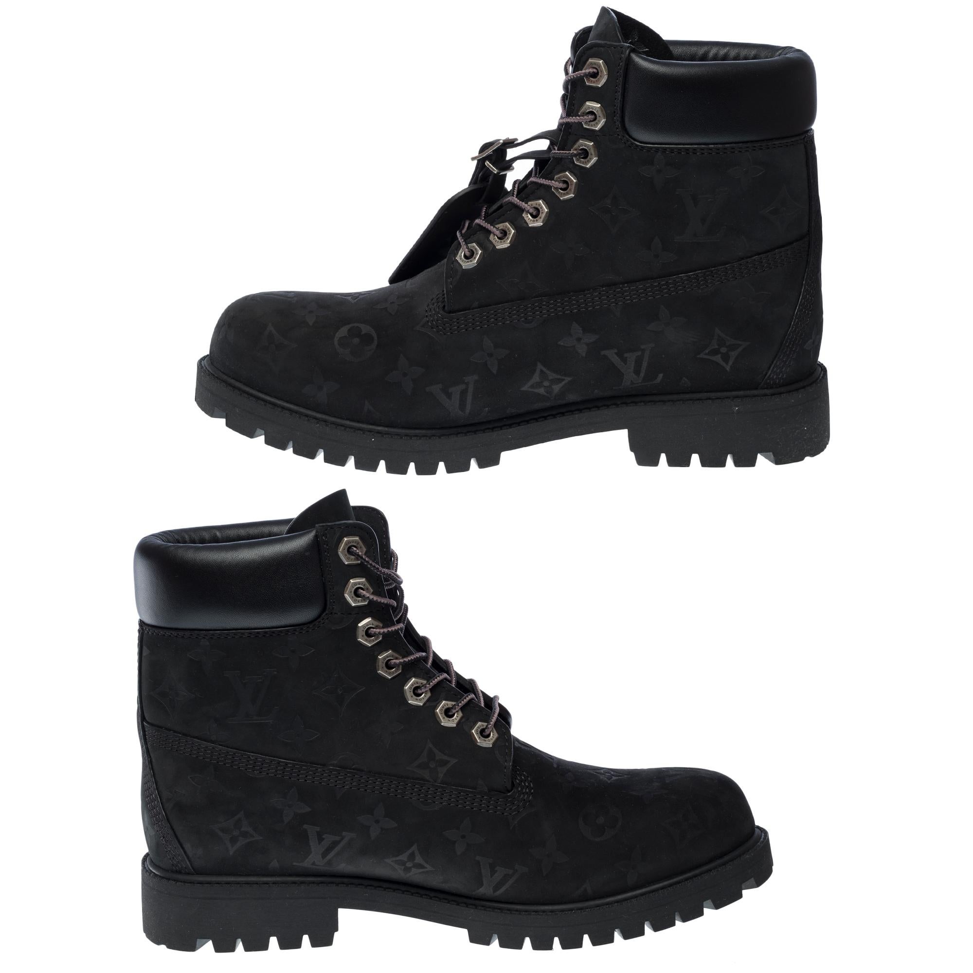 New Limited edition LV x Timberland ankle boot in black Monogram nubuck leather For Sale 2