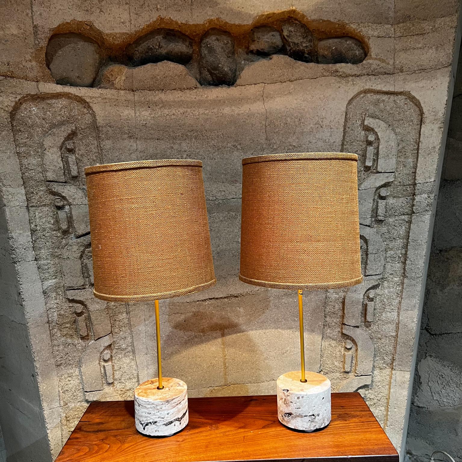 New Limited-Edition Pair of Vintage Travertine Polished Table Lamps For Sale 1