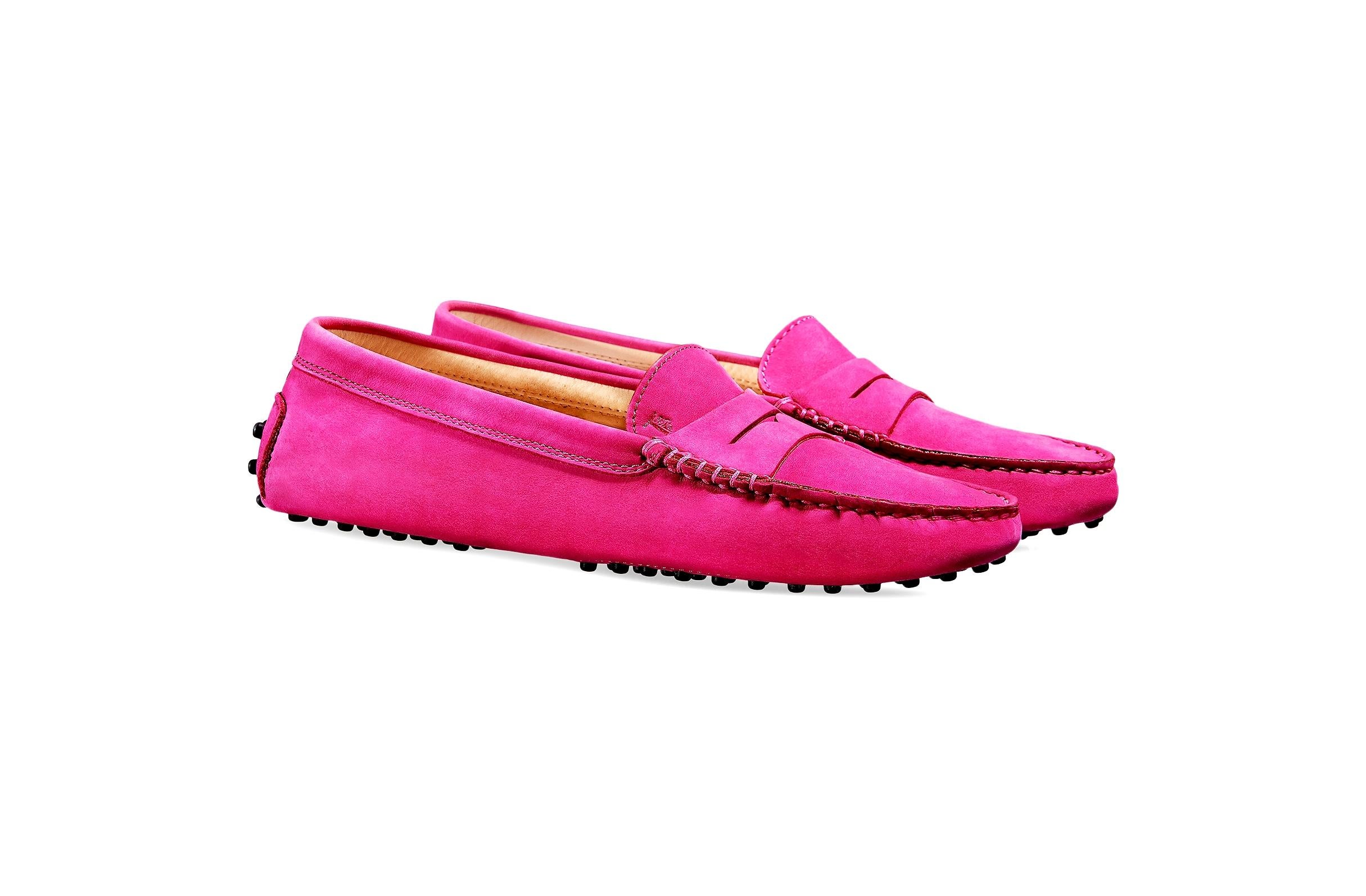 Tods Gommini Driving Shoes
A signature piece that will last you for years
From a limited edition in that special color
Rarest hot pink 
Just gorgeous!
A perfect pair of shoes for any „Barbie“
Hand-sewn
Gommino sole
Made in Italy
Suede leather
Size