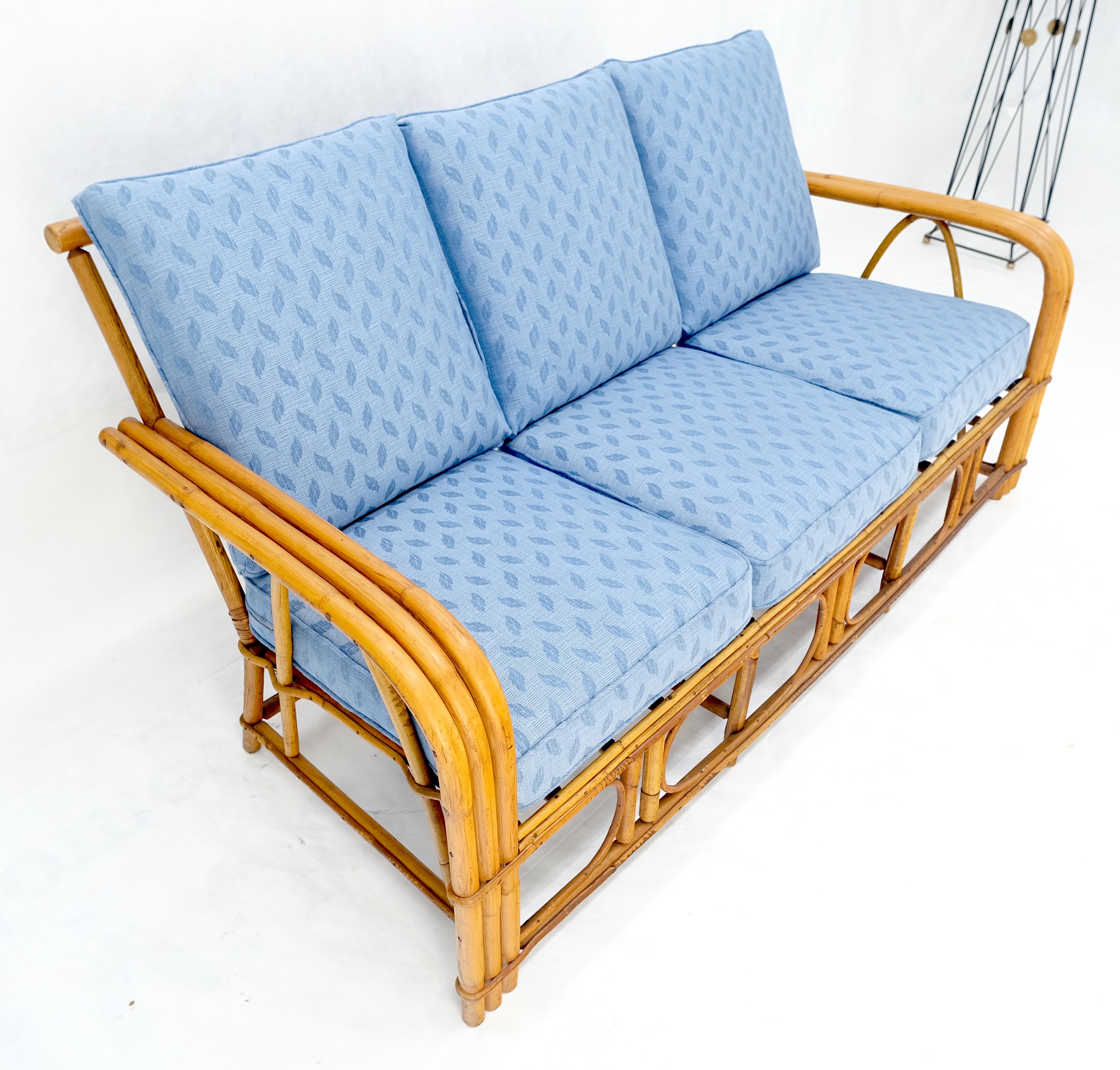 ¡Nuevo Sofá de tres plazas tapizado en lino Sofá de bambú y par de sillones MINT! en venta 3