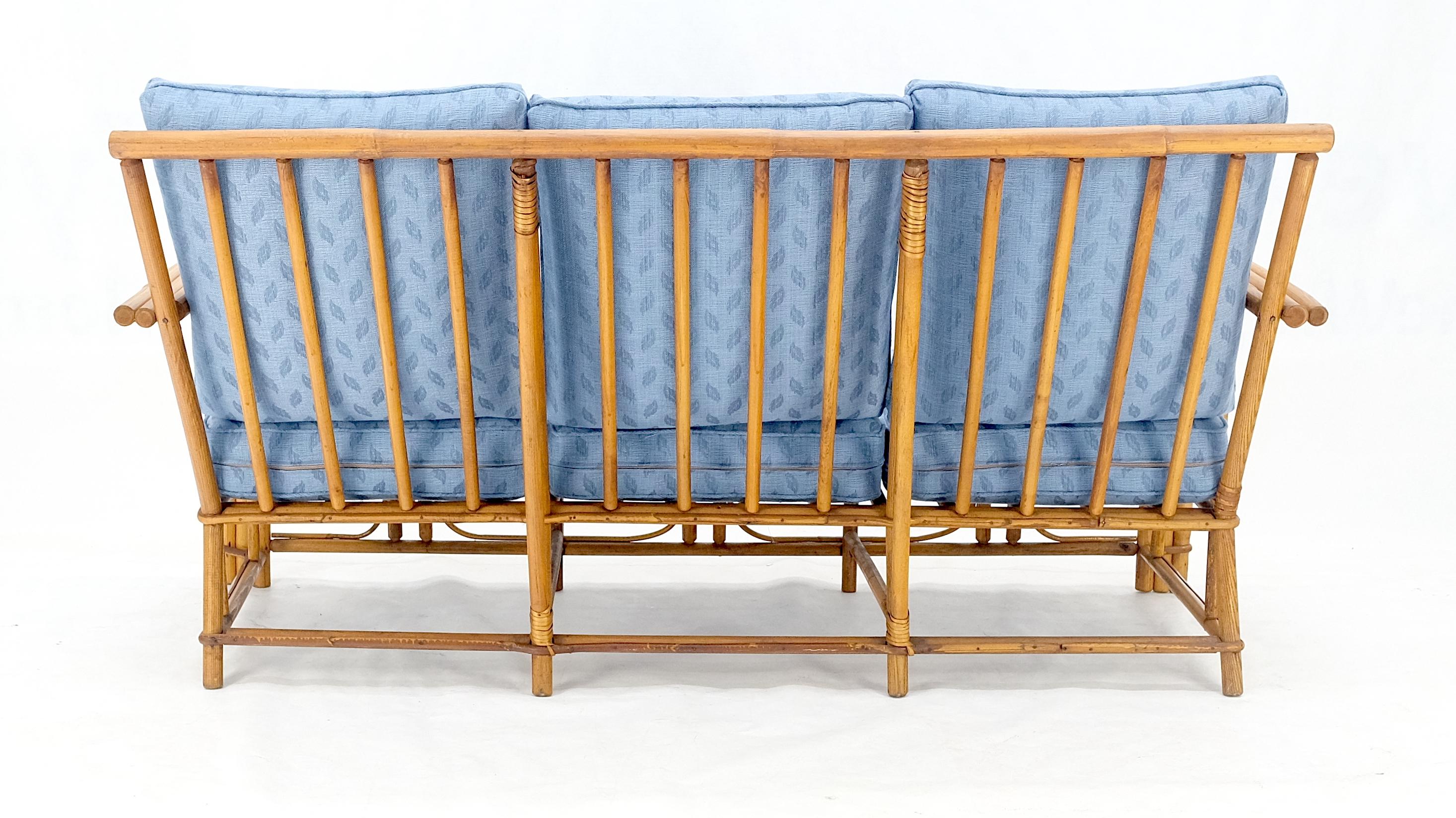 ¡Nuevo Sofá de tres plazas tapizado en lino Sofá de bambú y par de sillones MINT! en venta 5