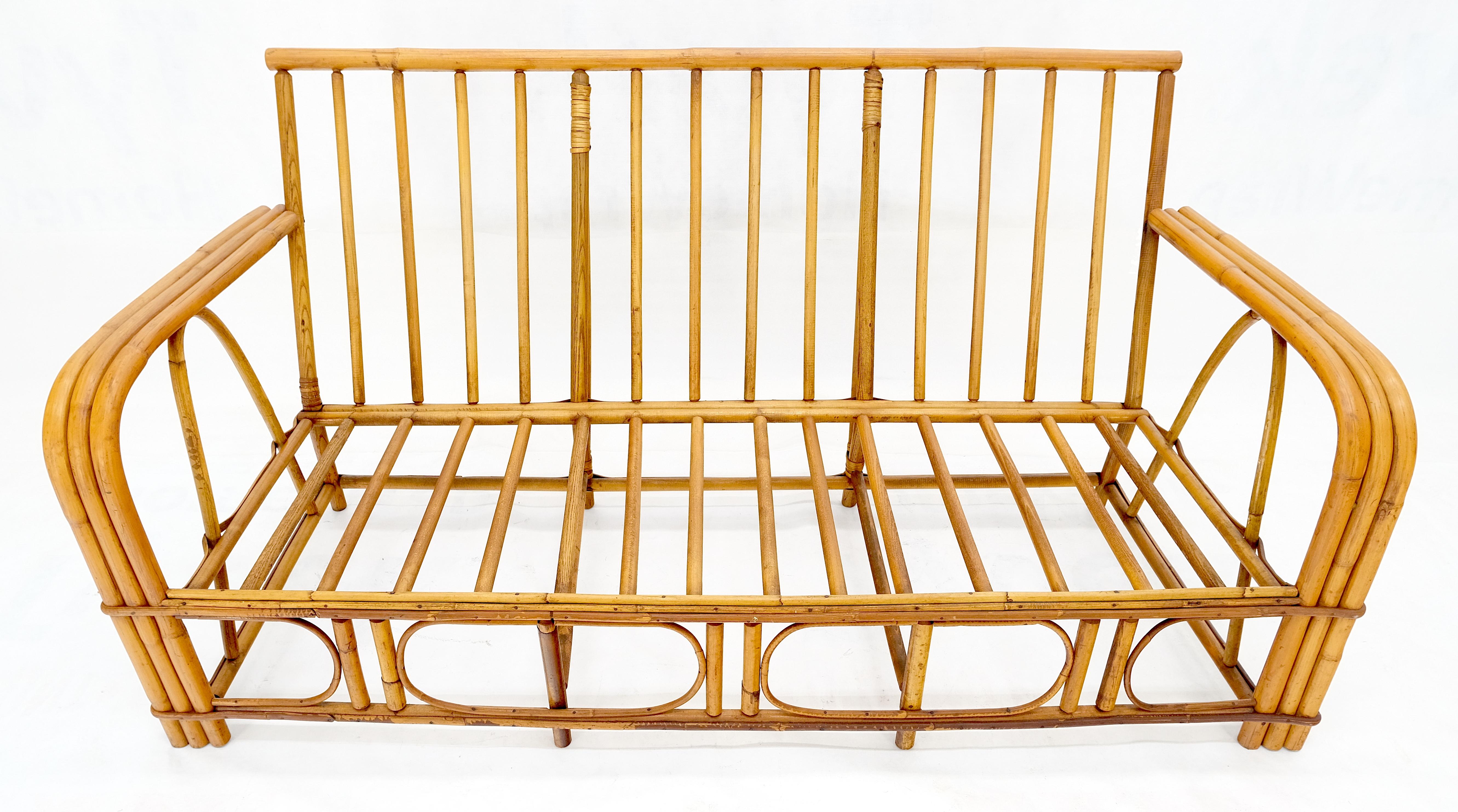 ¡Nuevo Sofá de tres plazas tapizado en lino Sofá de bambú y par de sillones MINT! en venta 11