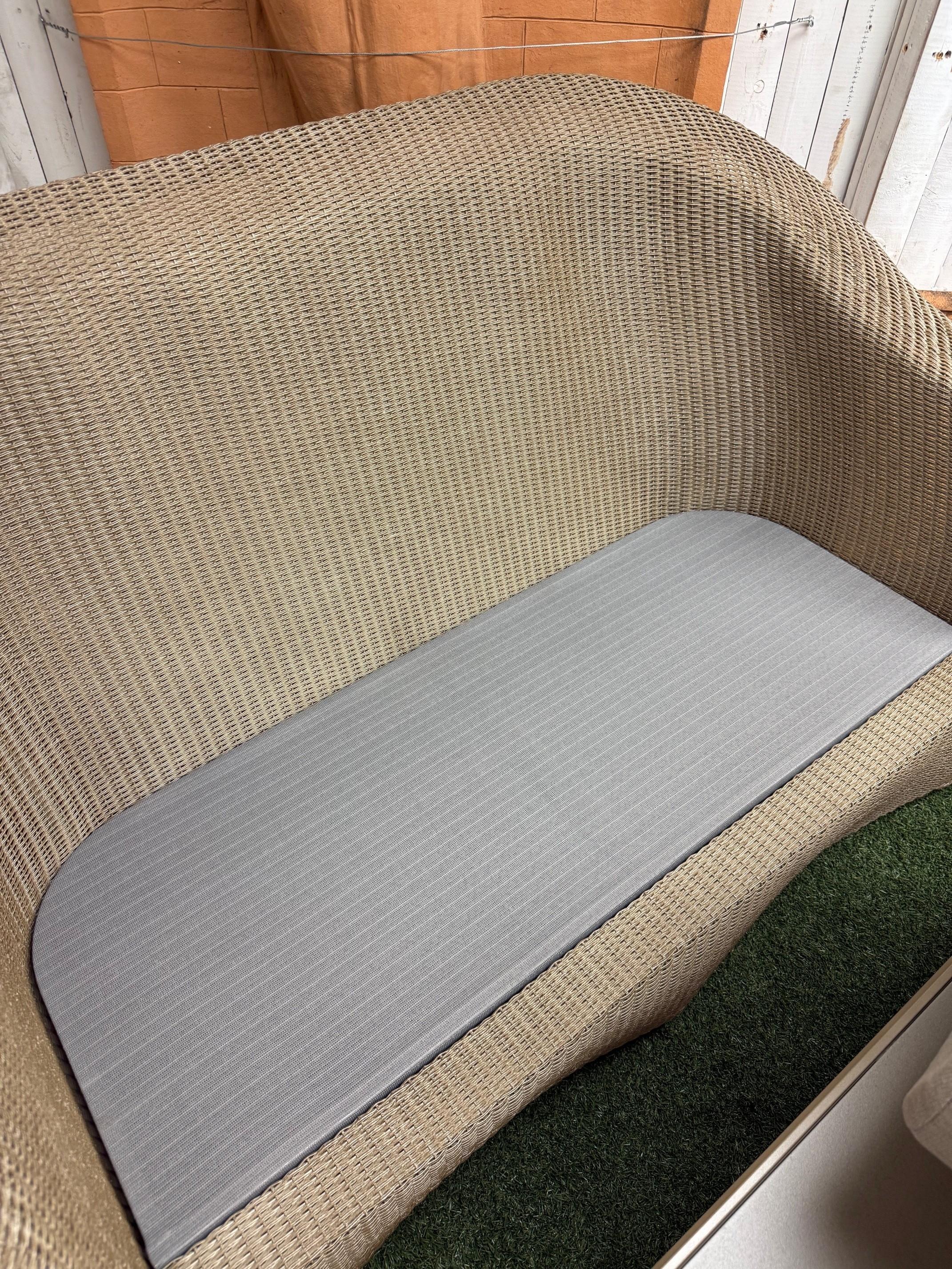 Neu Lloyd Flanders Reflections Outdoor Patio Loveseat mit Sunbrella-Kissen im Angebot 3