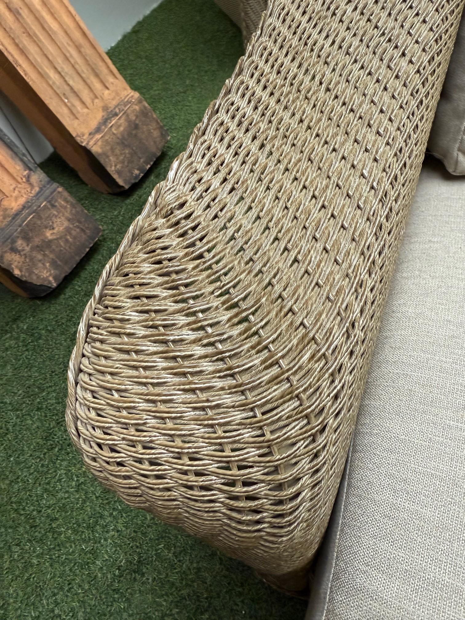 Neu Lloyd Flanders Reflections Outdoor Patio Loveseat mit Sunbrella-Kissen (21. Jahrhundert und zeitgenössisch) im Angebot