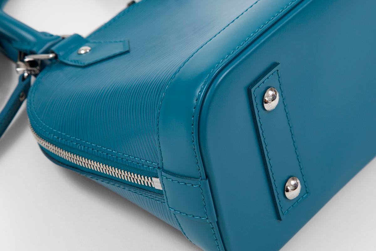 New Louis Vuitton Alma BB Handbag In New Condition In Geneva, CH