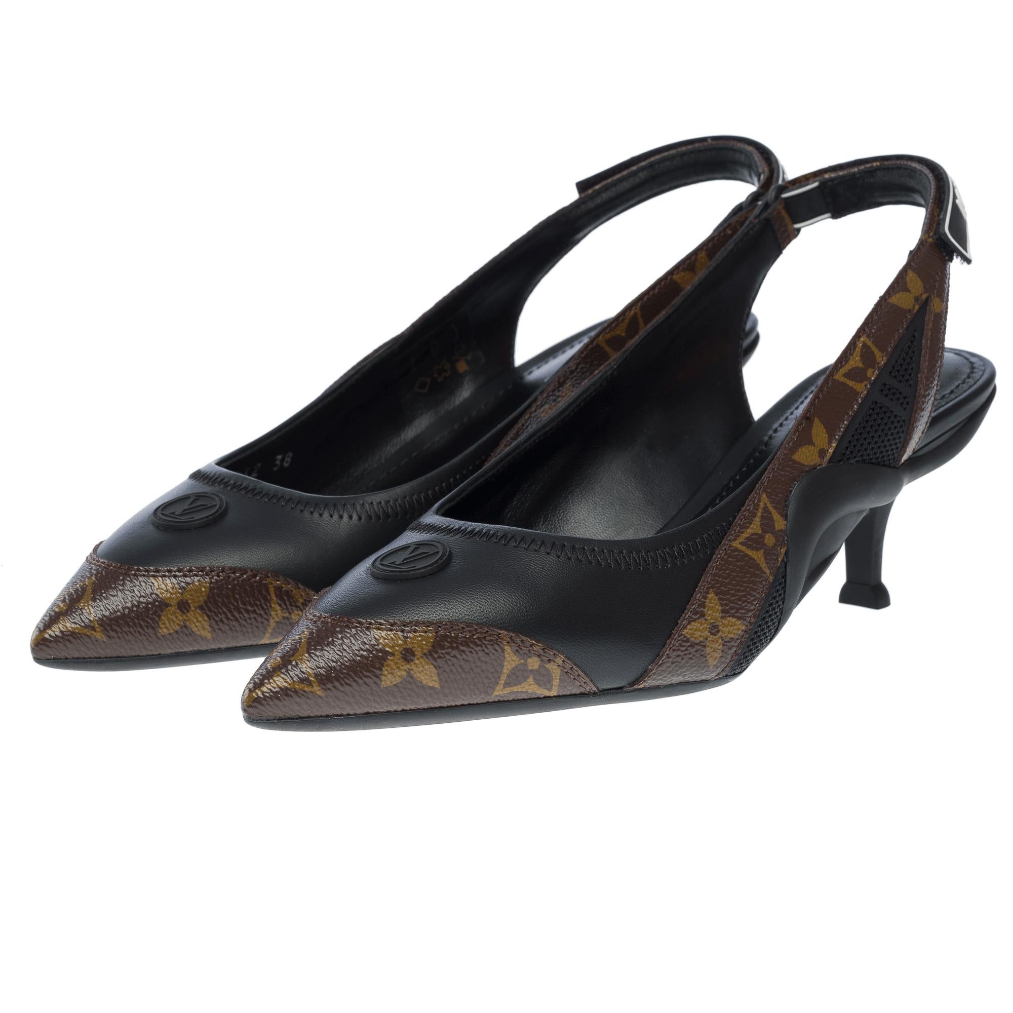 Black New Louis Vuitton Archlight pump heels in brown monogram canvas & black leather For Sale