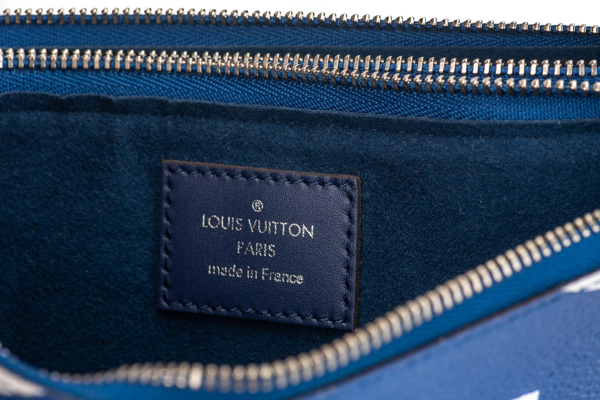 New Louis Vuitton Blue Crossbody Pochette Bag in Box For Sale 3