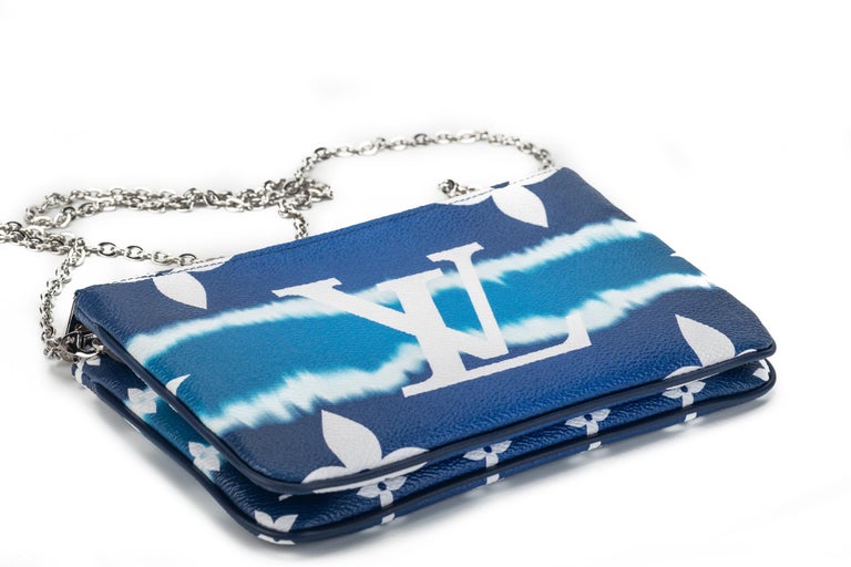 New Louis Vuitton Blue Crossbody Pochette Bag in Box For Sale 1