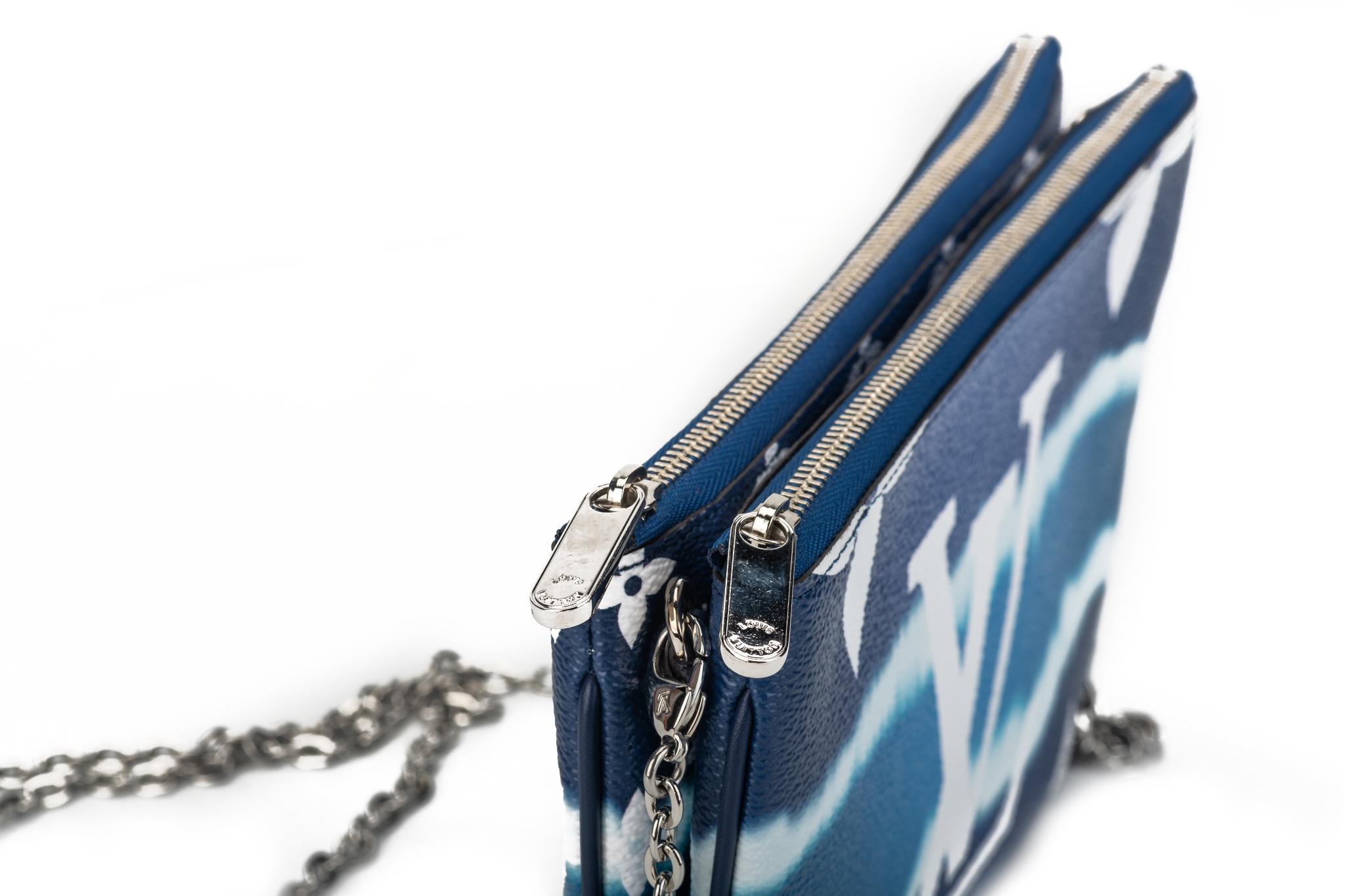 New Louis Vuitton Blue Crossbody Pochette Bag in Box For Sale 1