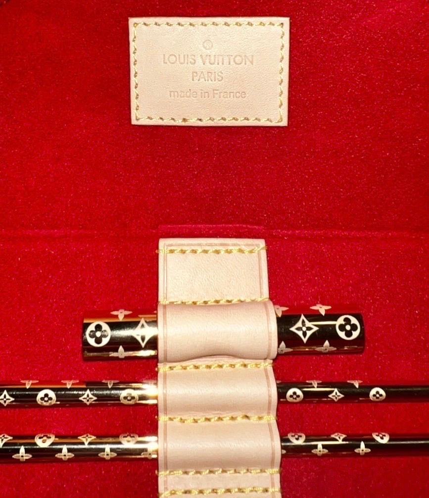 NEW Louis Vuitton Chopsticks Set in Pouch - 2 Pairs For Sale 4