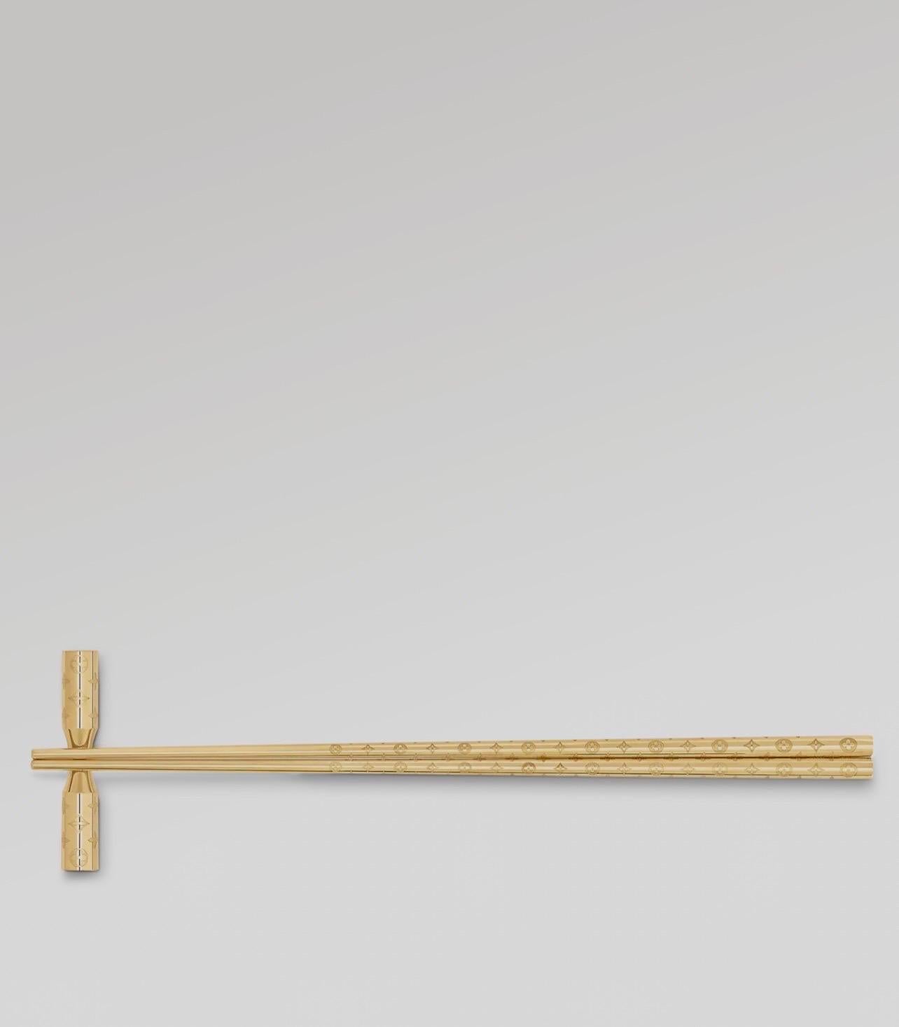 NEU Louis Vuitton Chopsticks-Set in Pouch - 2 Paare im Zustand „Neu“ im Angebot in Switzerland, CH