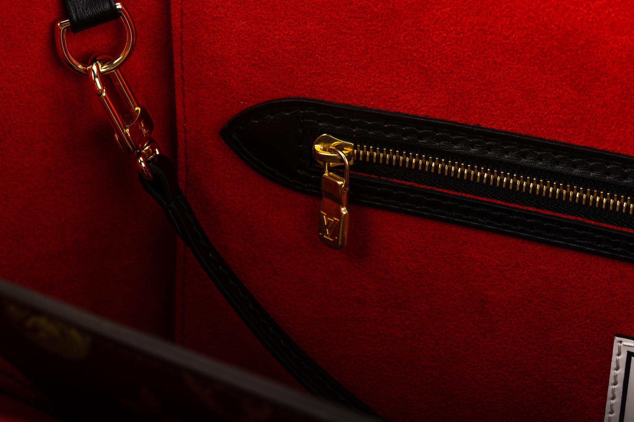 Nouvelle édition limitée de Louis Vuitton  Fornasetti Sac fourre-tout Neverfull dans sa boîte en vente 14